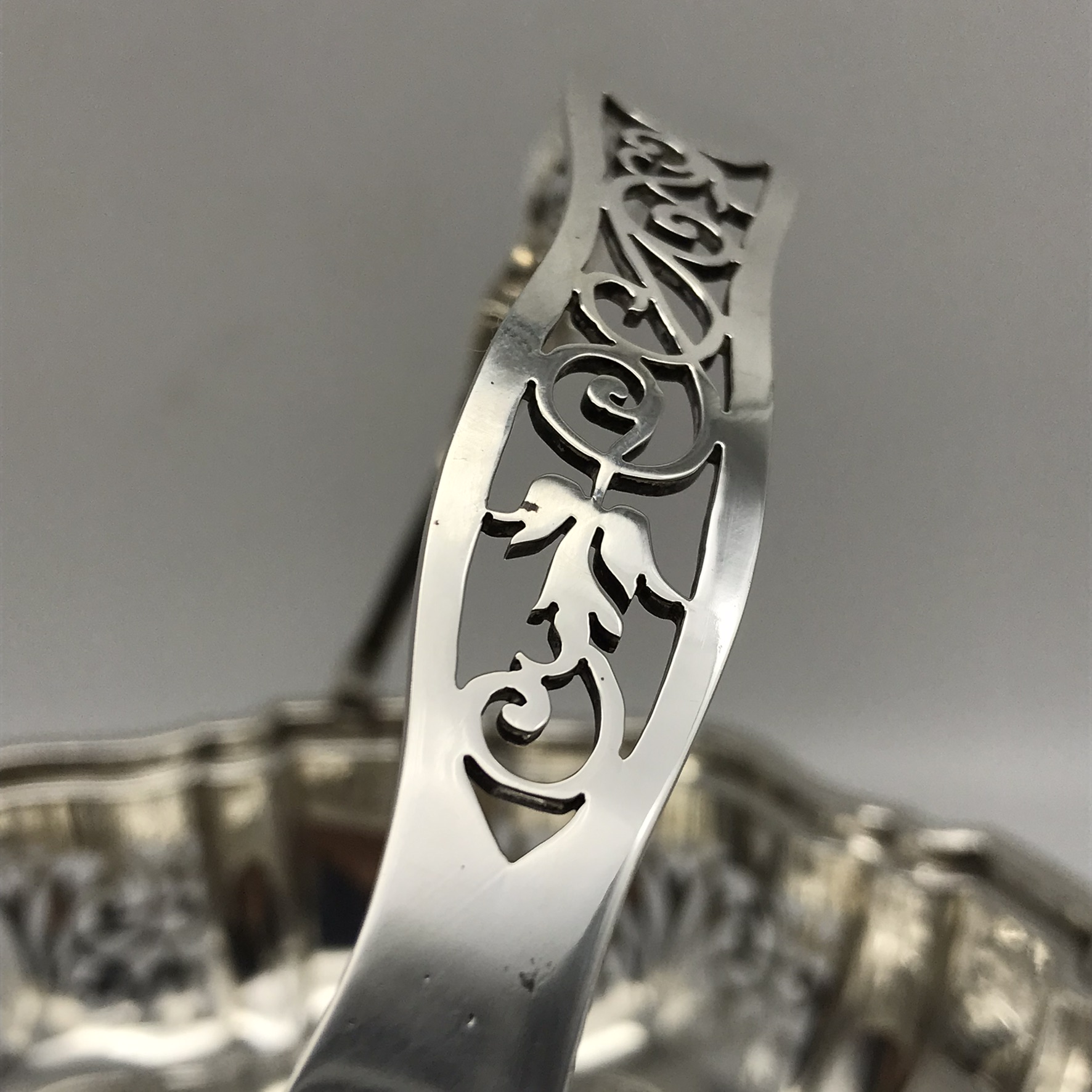 Beautiful Large Sterling Silver Basket (1925) - Image 8