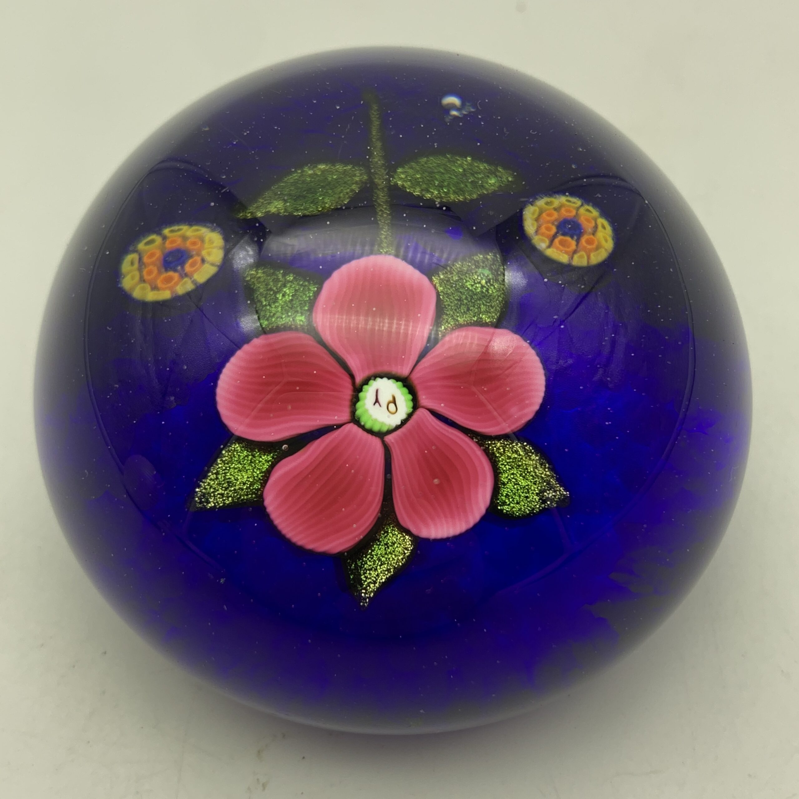 Rare ‘Paul Ysart’ Art Glass (Pink Flower) Paperweight - Image 6