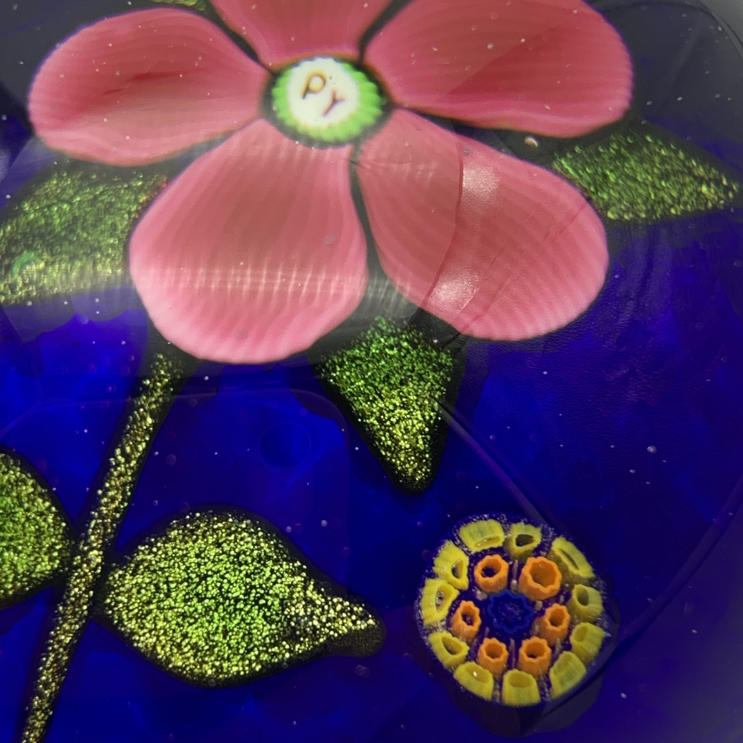 Rare ‘Paul Ysart’ Art Glass (Pink Flower) Paperweight - Image 2