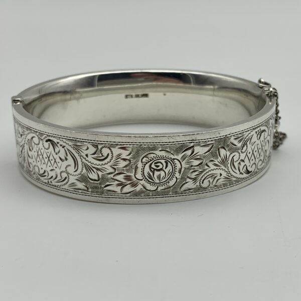 Lovely Vintage Sterling Silver Bangle