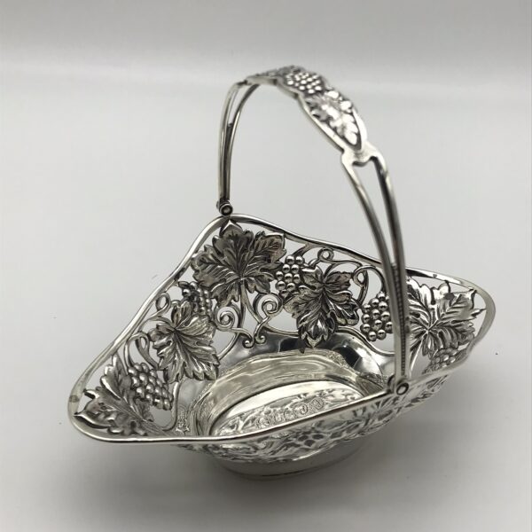 Pretty Small Sterling Silver ‘Art Nouveau’ Basket (1904)