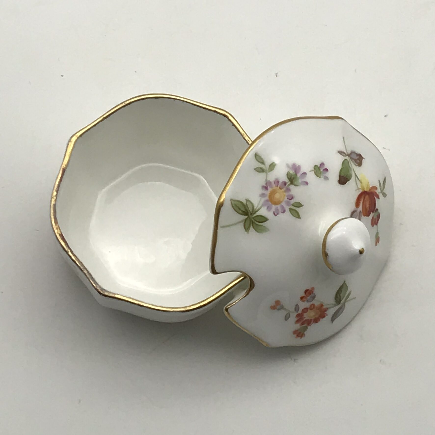 Royal Crown Derby ‘Posies’ Mustard Pot & Lid - Image 2
