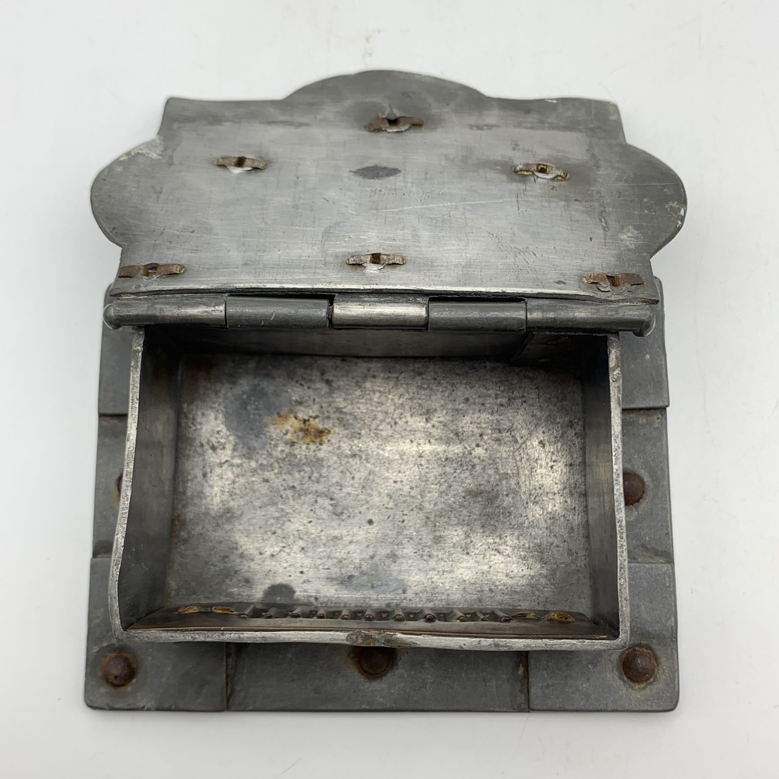 Rare ‘Arts & Crafts’ Pewter & Ruskin Cabochon Box - Image 6