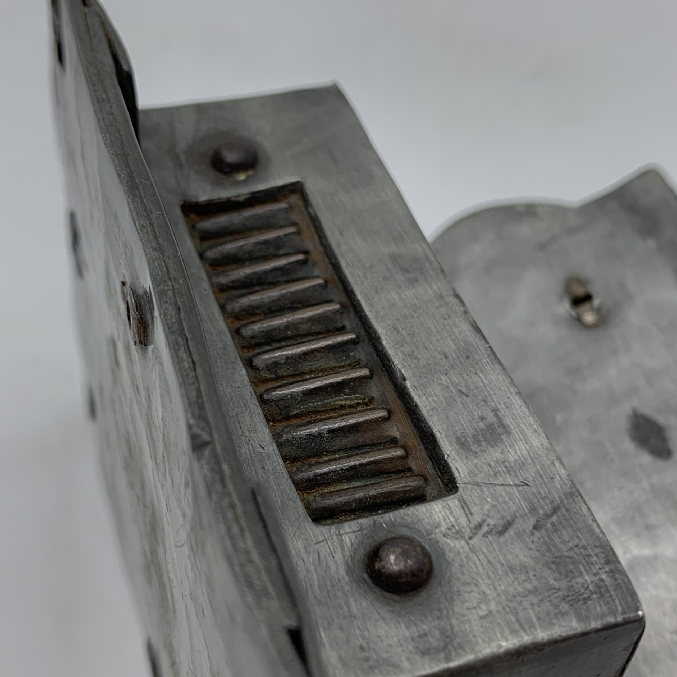 Rare ‘Arts & Crafts’ Pewter & Ruskin Cabochon Box - Image 4