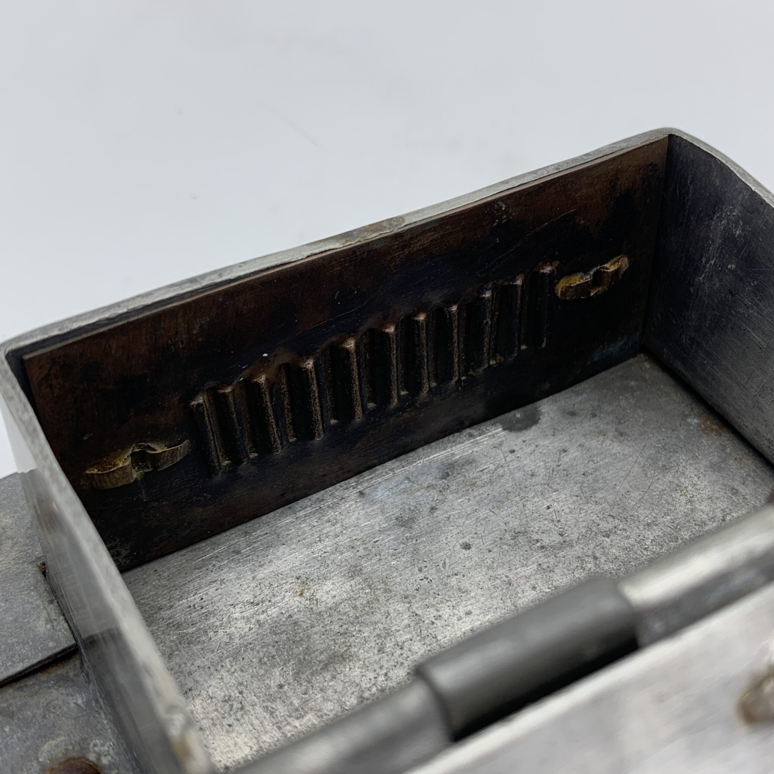 Rare ‘Arts & Crafts’ Pewter & Ruskin Cabochon Box - Image 7