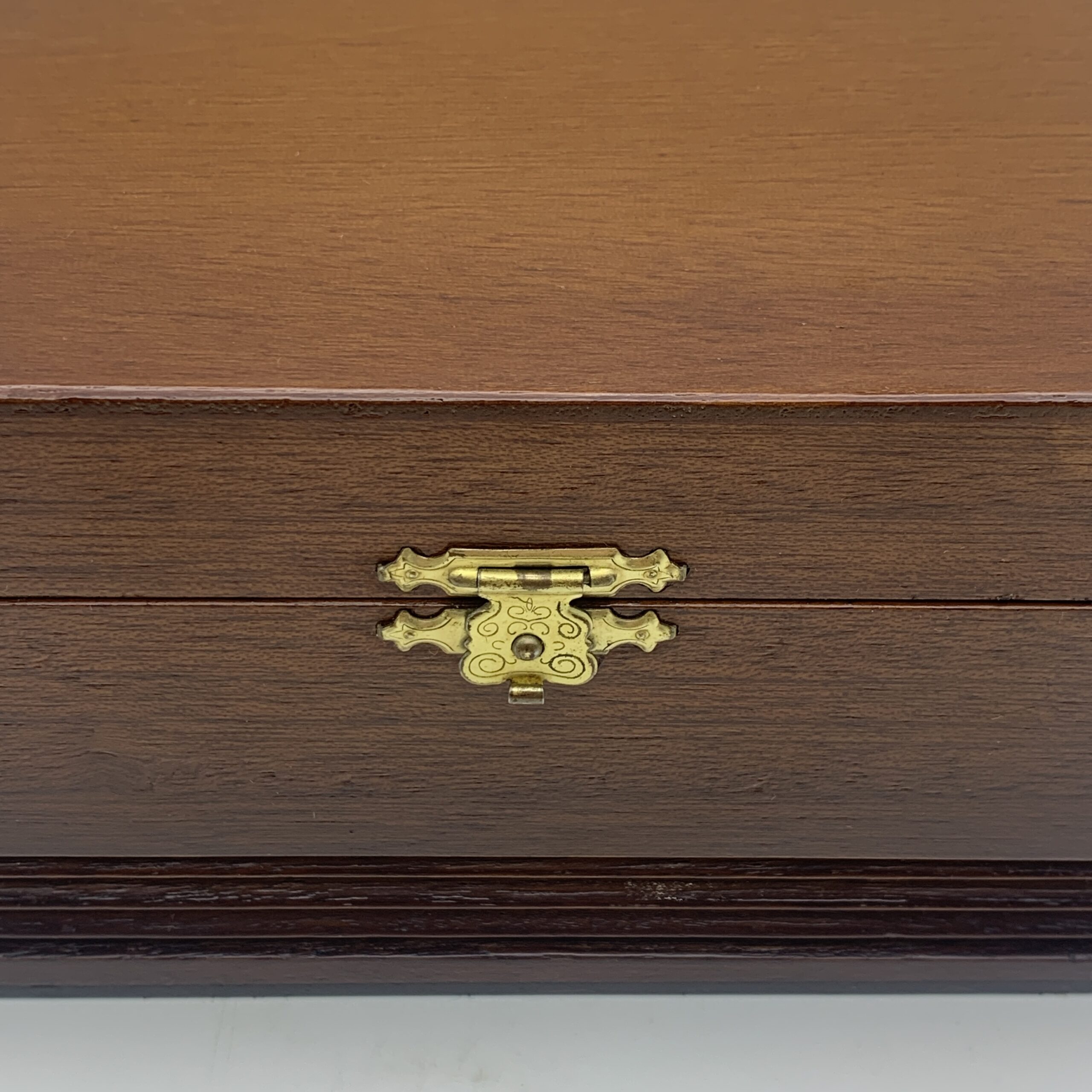 Pair Crystal ‘Brandy Balloon’ Glasses (Wooden Cased) - Image 9