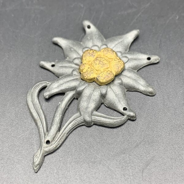 WW2 German Army ‘Edelweiss’ Mountain Troopers Cap Badge (Gebirgsjager)