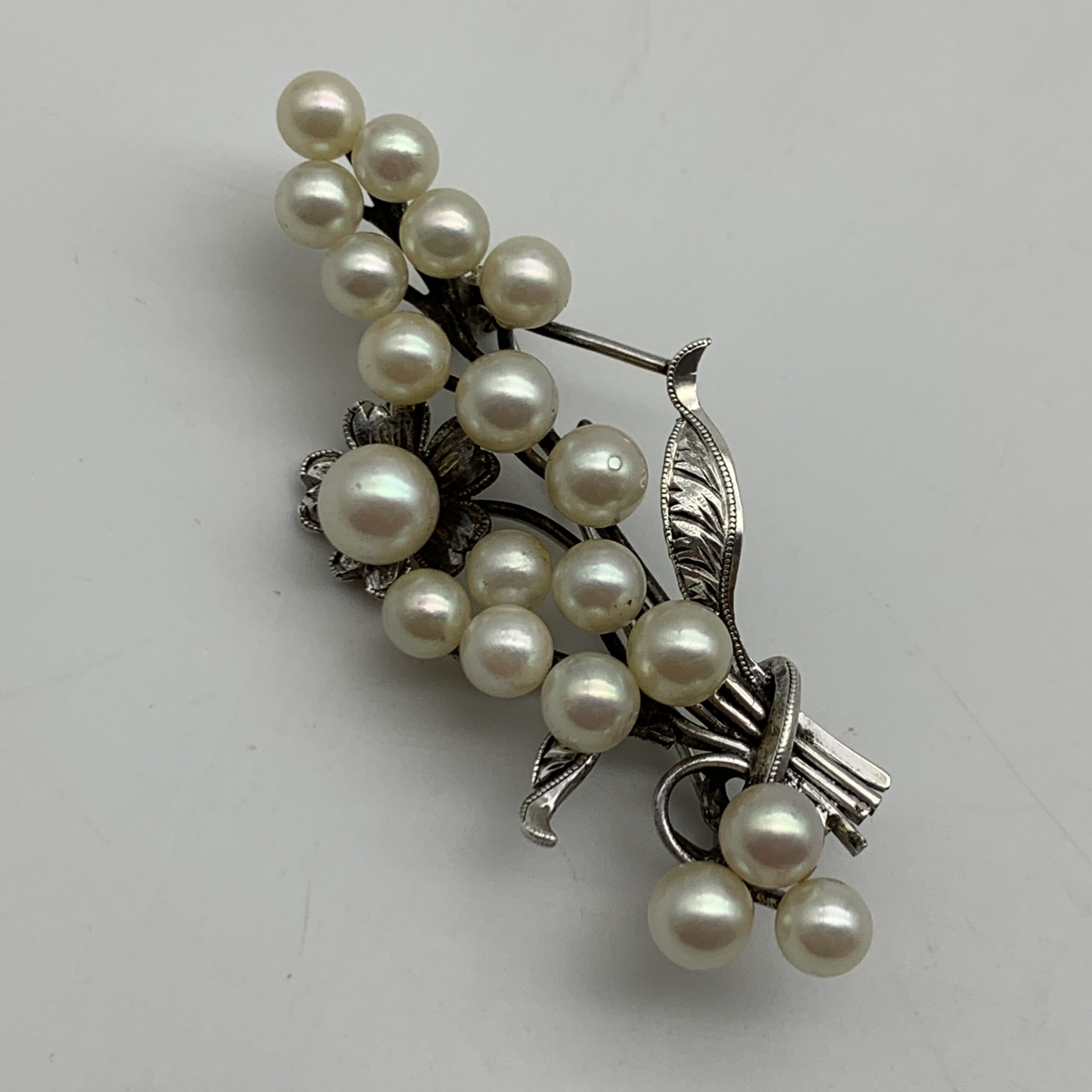 Early Solid Silver & Pearl Brooch - Image 3