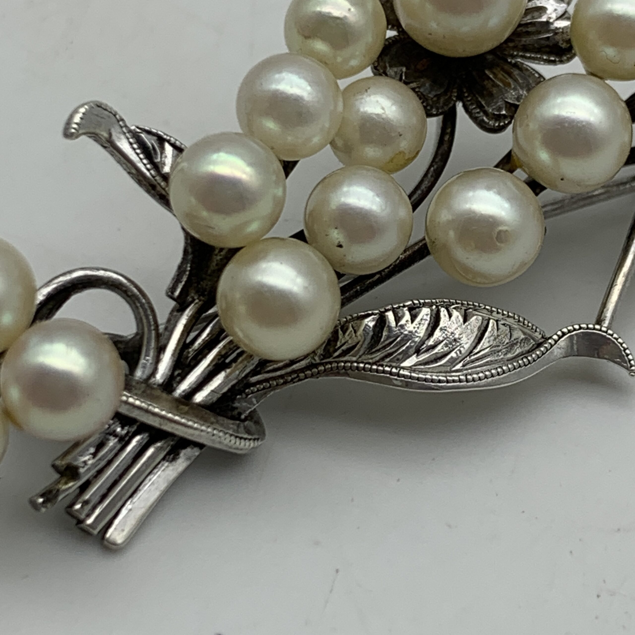 Early Solid Silver & Pearl Brooch - Image 2