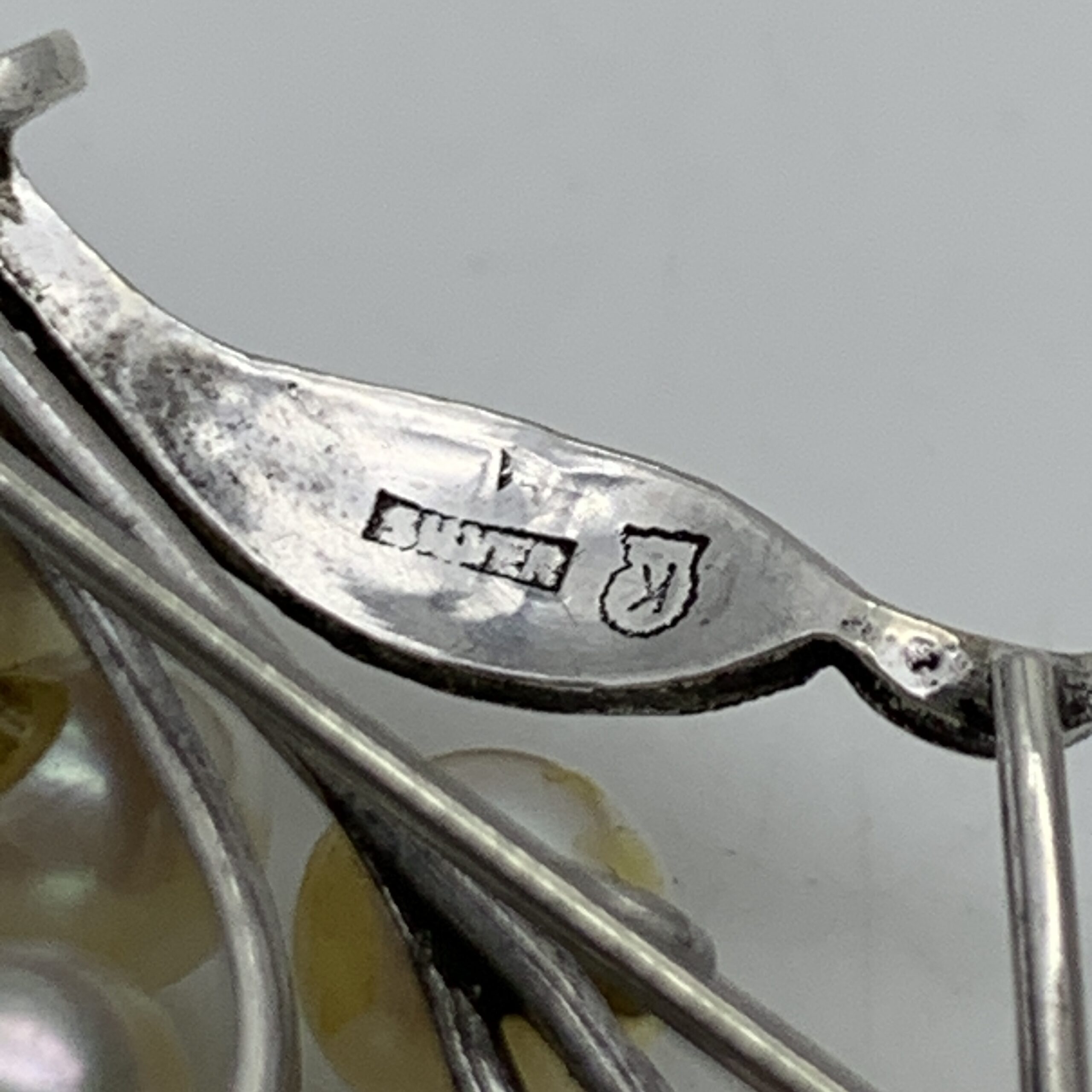 Early Solid Silver & Pearl Brooch - Image 6