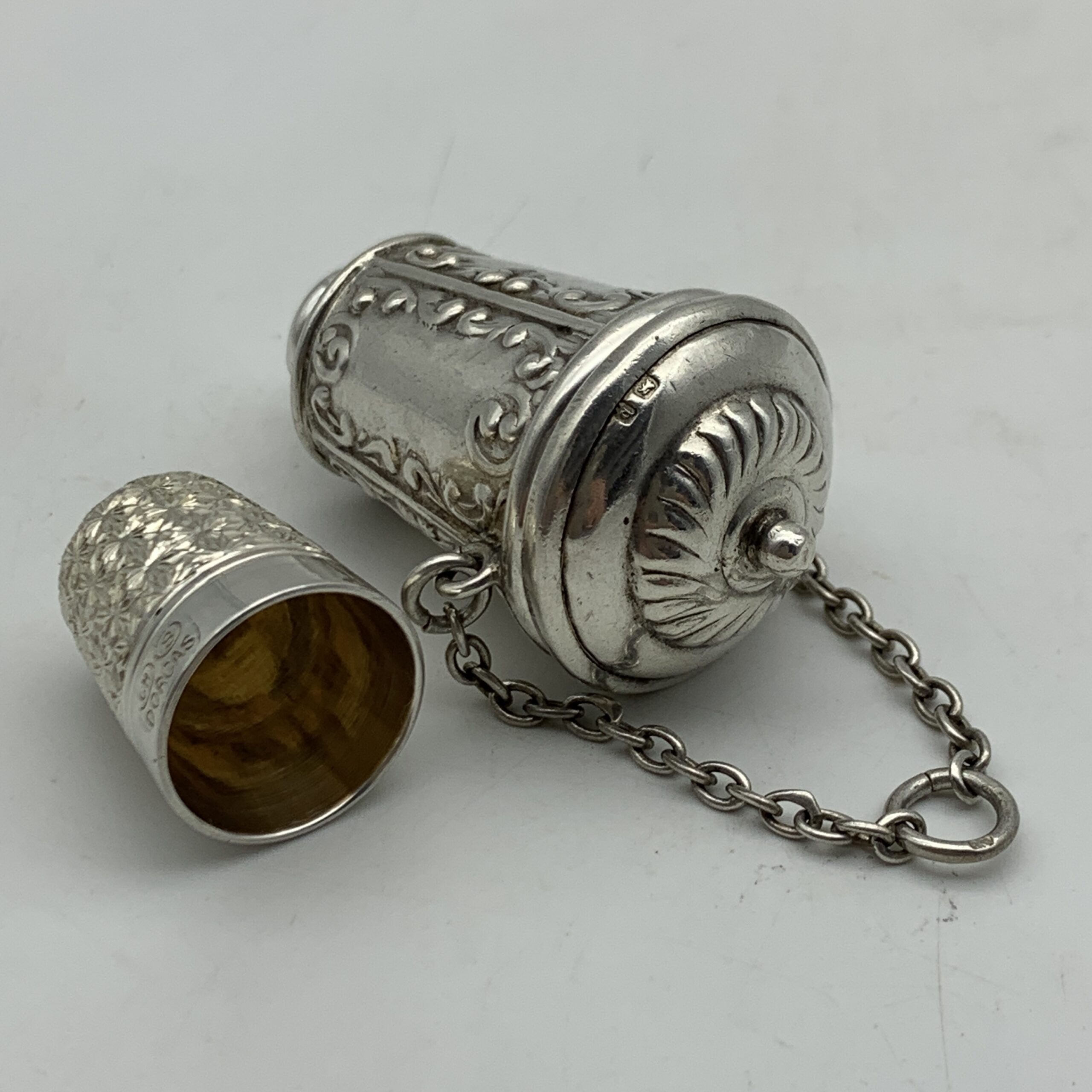 Victorian Silver Chatelaine Thimble Case (1901) - Image 6