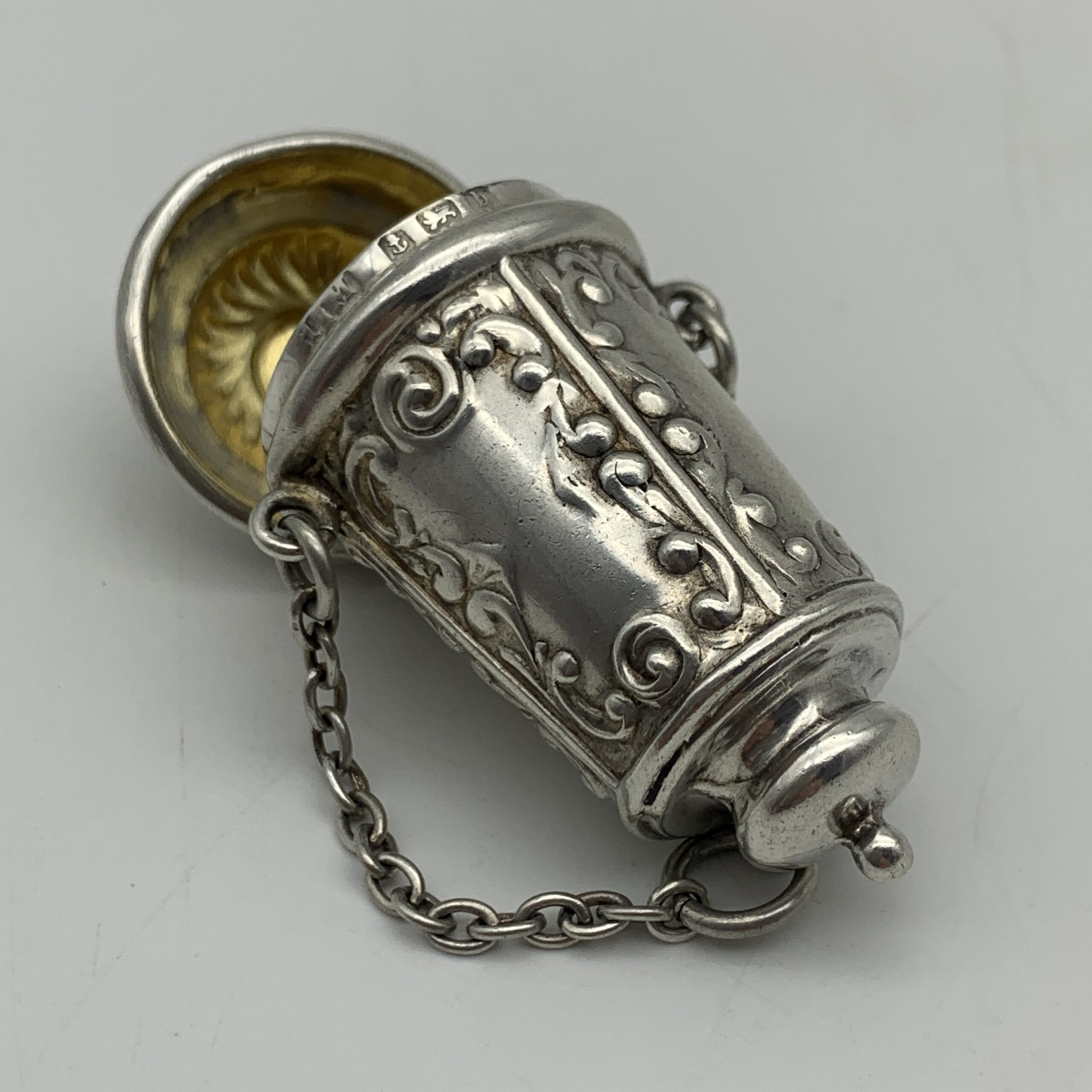 Victorian Silver Chatelaine Thimble Case (1901) - Image 4