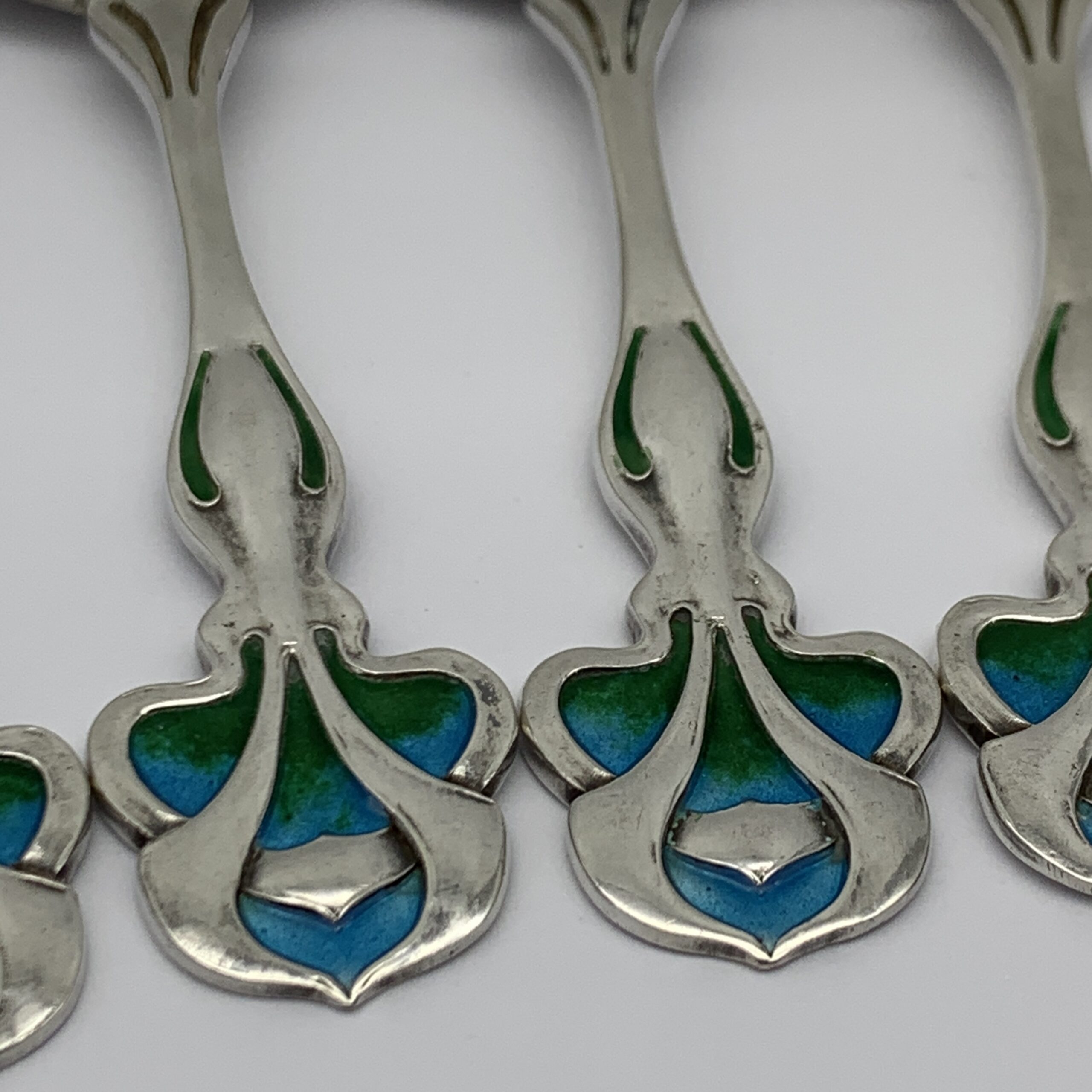 Cased Silver & Enamel ‘Arts & Crafts’ Teaspoons (W. Hutton & Sons – Kate Harris) - Image 3