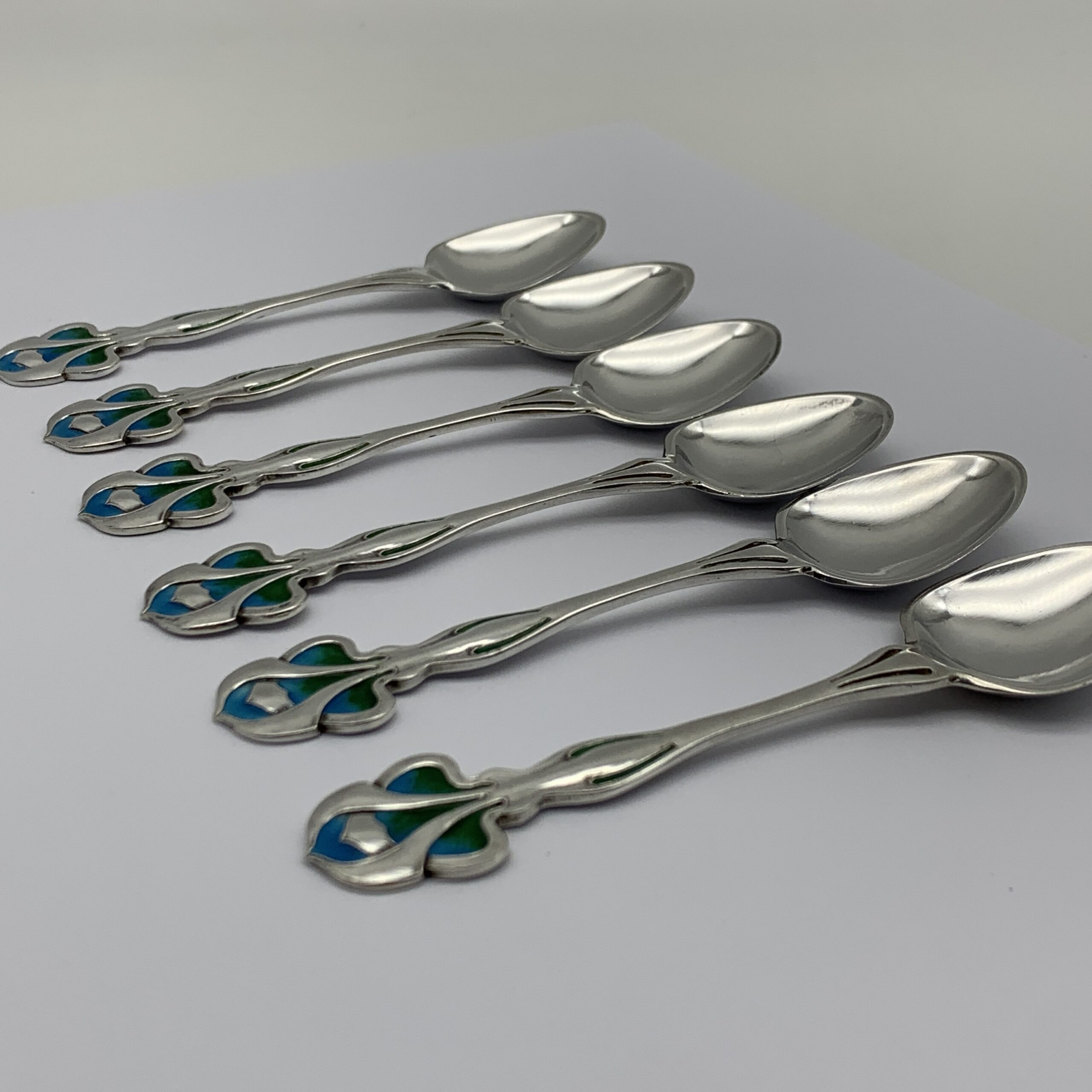 Cased Silver & Enamel ‘Arts & Crafts’ Teaspoons (W. Hutton & Sons – Kate Harris) - Image 4