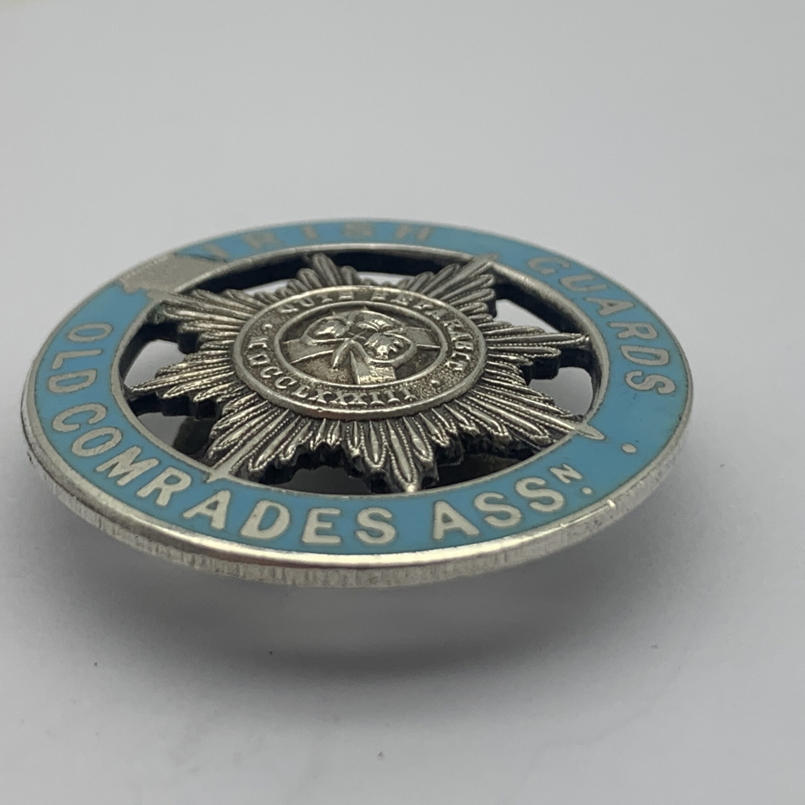 WW1 – Silver ‘Irish Guards Old Comrades Assn’ Numbered Badge (JR Gaunt) - Image 3