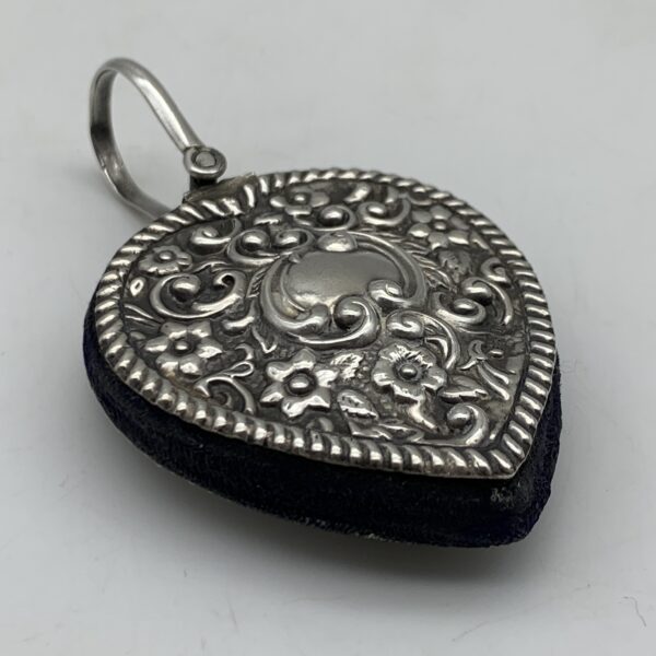 Victorian Silver Chatelaine Pin Cushion (1901)