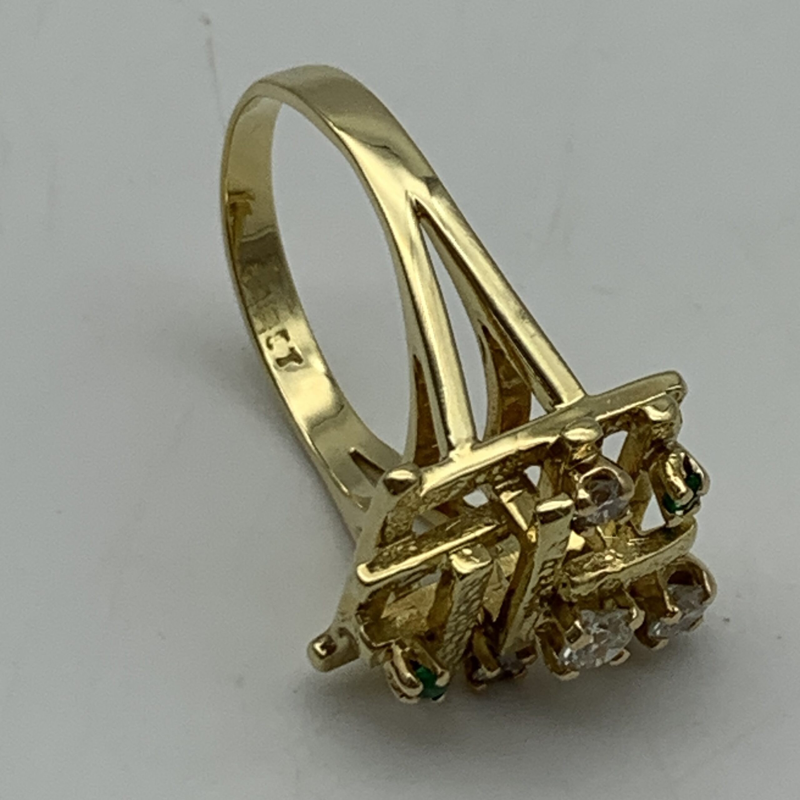 Abstract 18ct Gold, Diamond & Emerald Ring - Image 5
