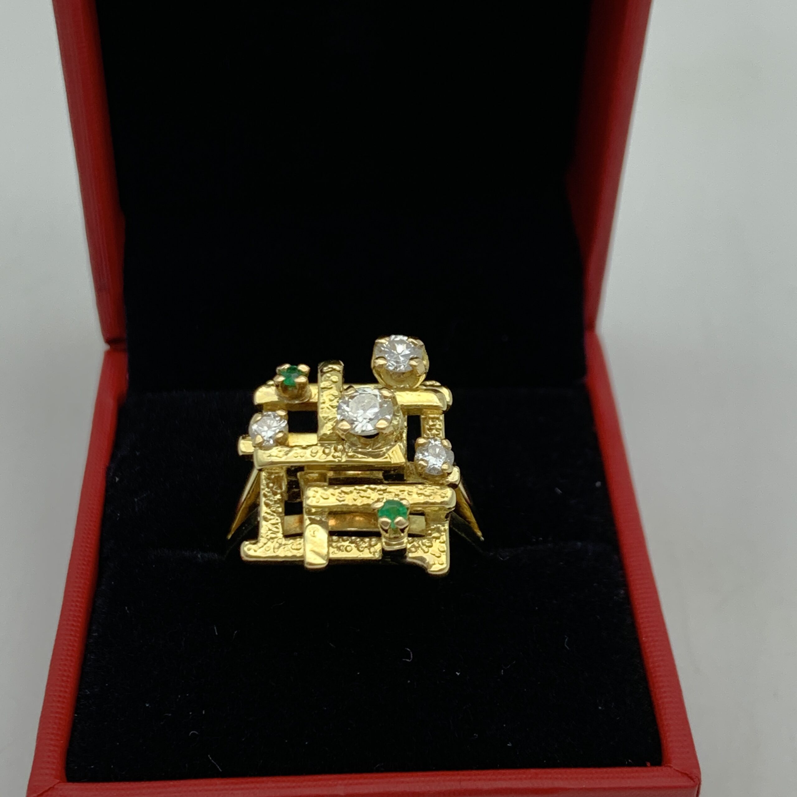 Abstract 18ct Gold, Diamond & Emerald Ring - Image 3