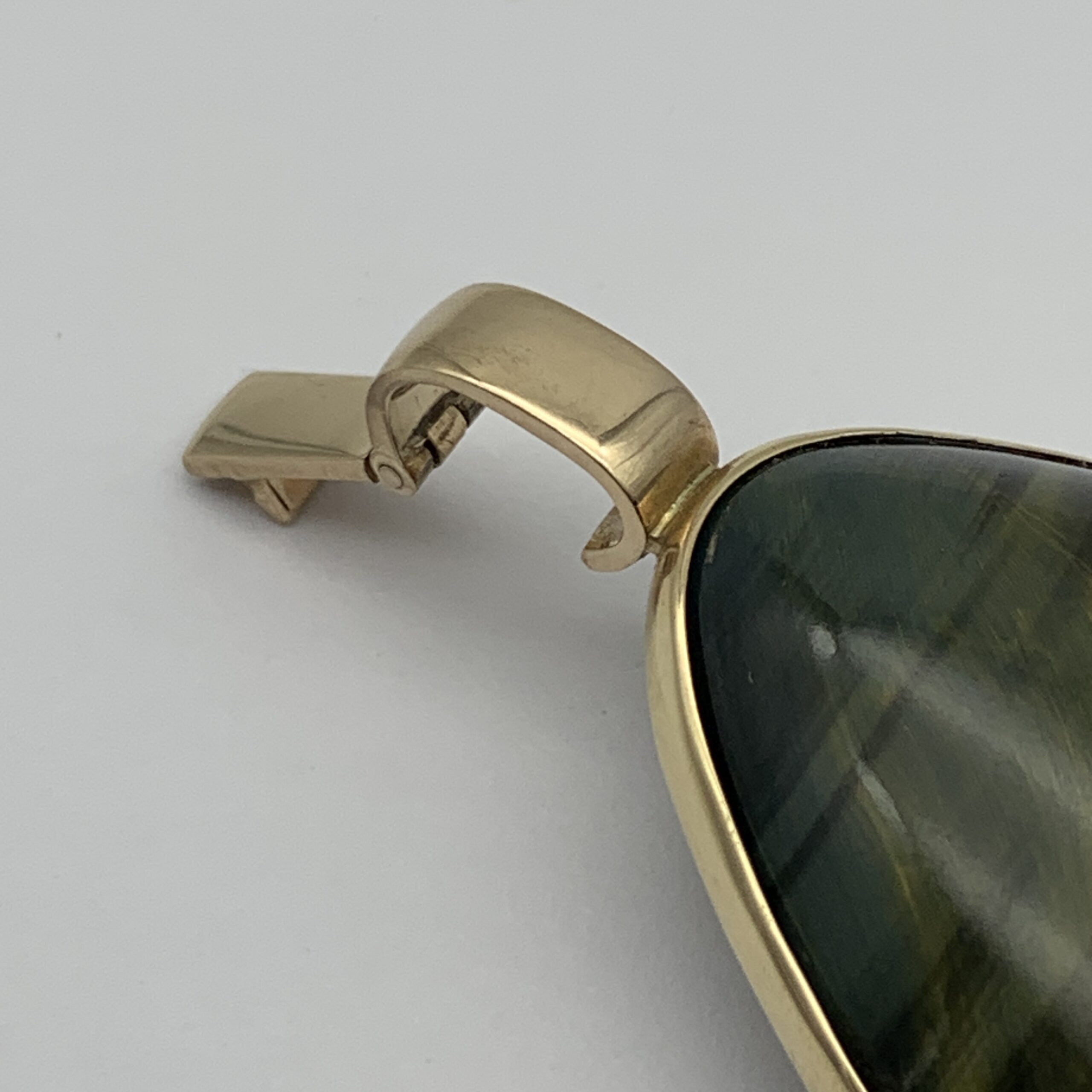 Large Vintage 9ct Gold ‘Hawks Eye’ Enhancer Pendant - Image 4