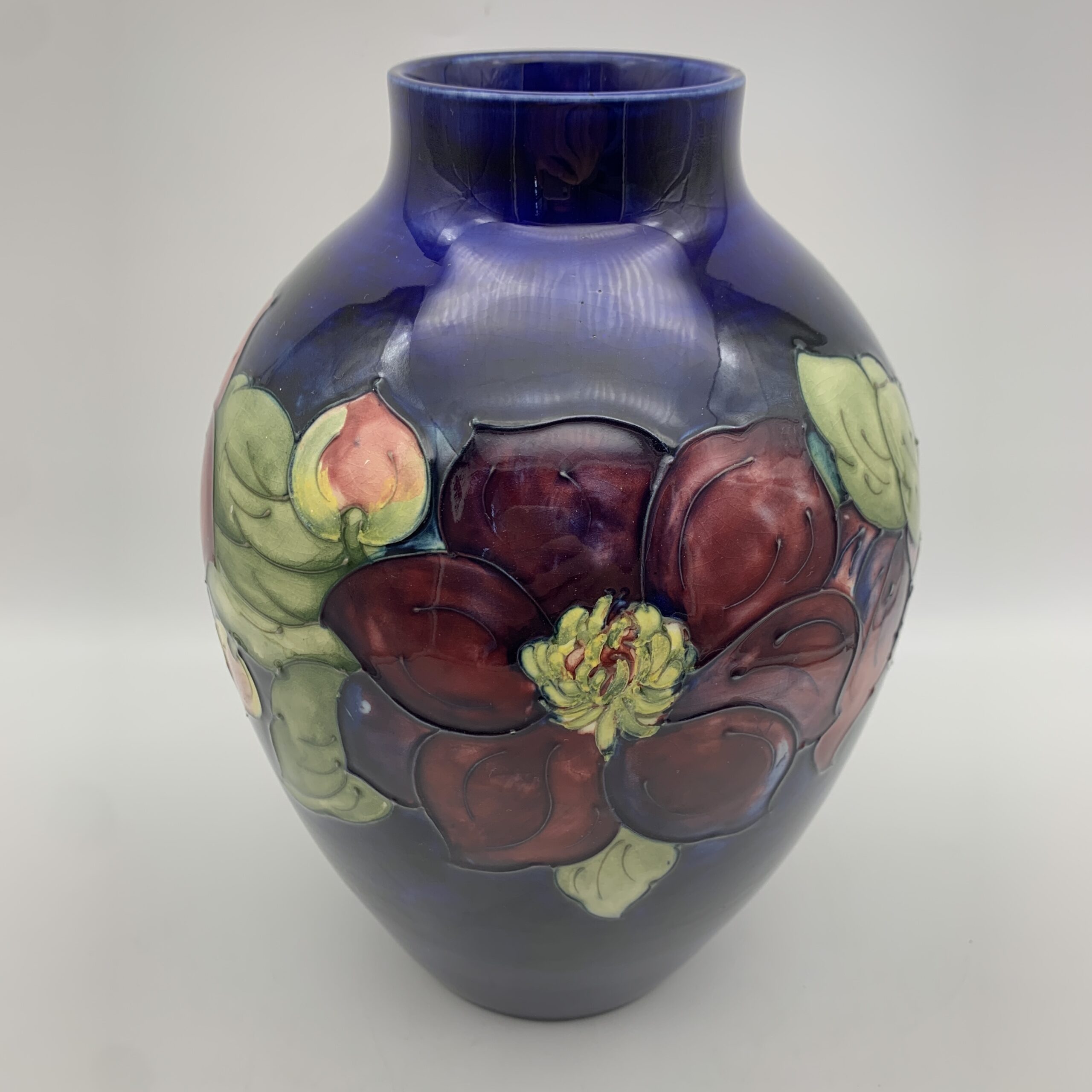 Very Large 1940/50’s Moorcroft ‘Clematis’ Vase (Rare Shape) - Image 7