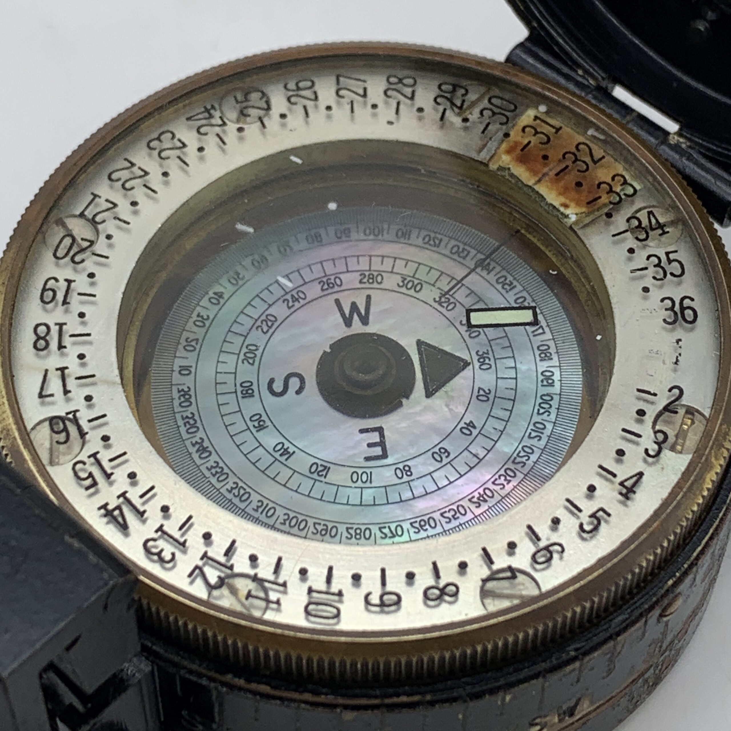 Rare Rhodesian ‘Francis Barker’ M-71 ‘Rivron’ Compass (No.893) - Image 3
