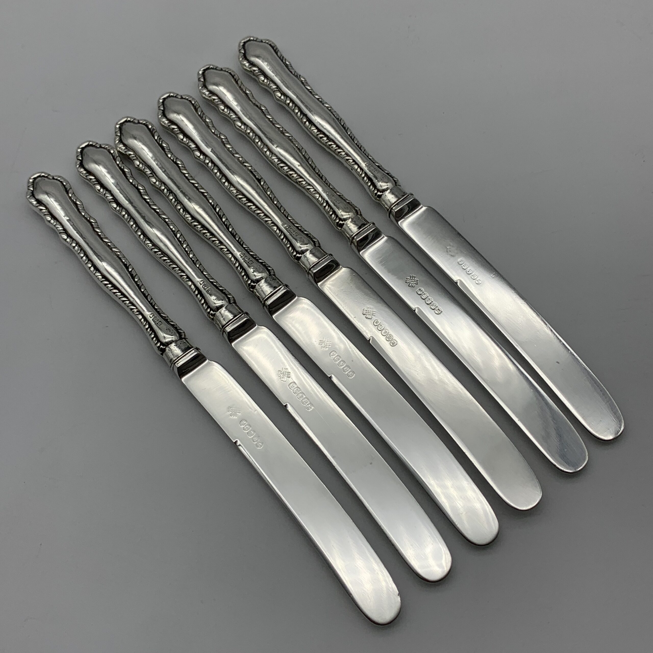 Antique Sterling Silver Cased Butter/Pate Knives (1911) - Image 7