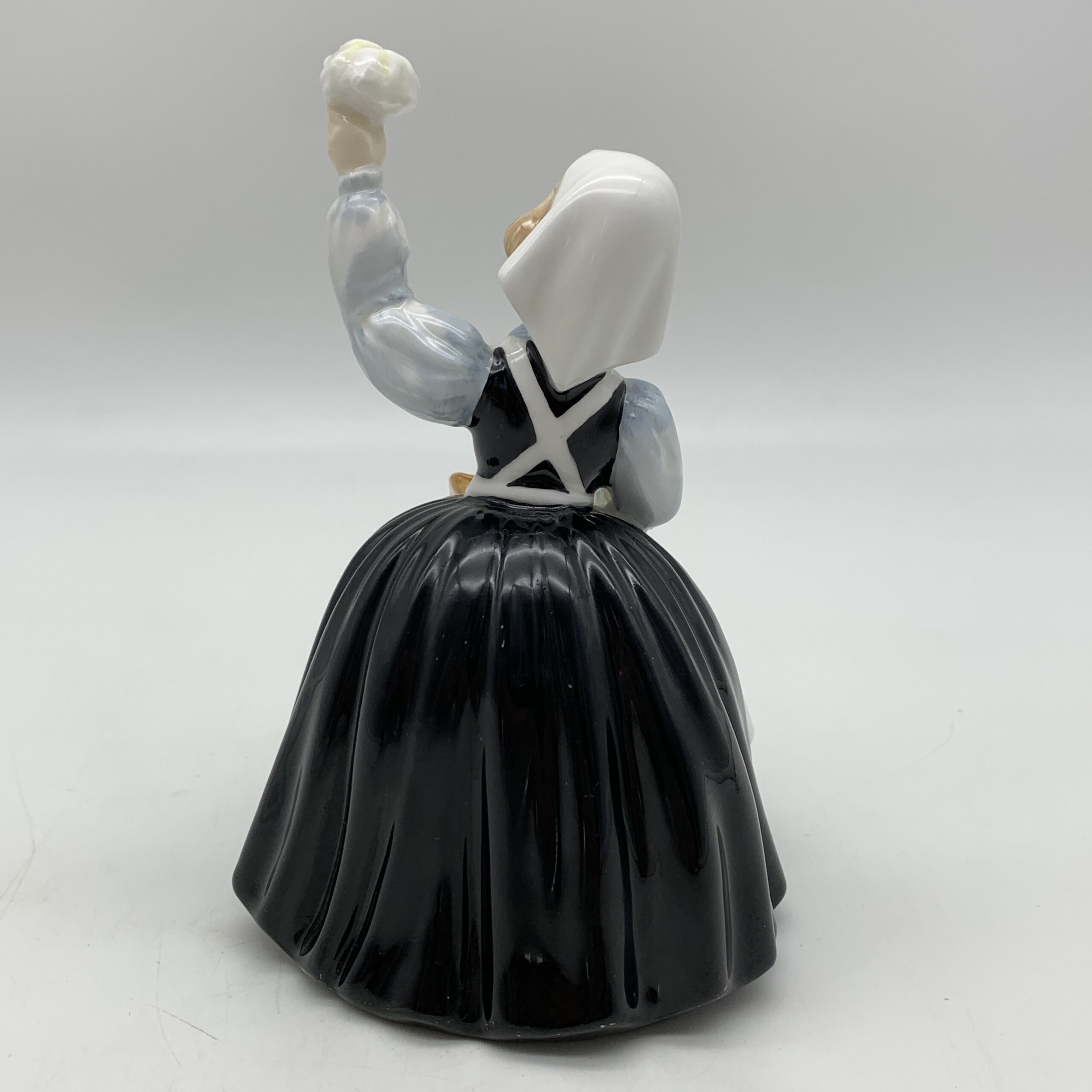 Royal Doulton ‘Mothers Help’ Figurine (HN 2151) - Image 5