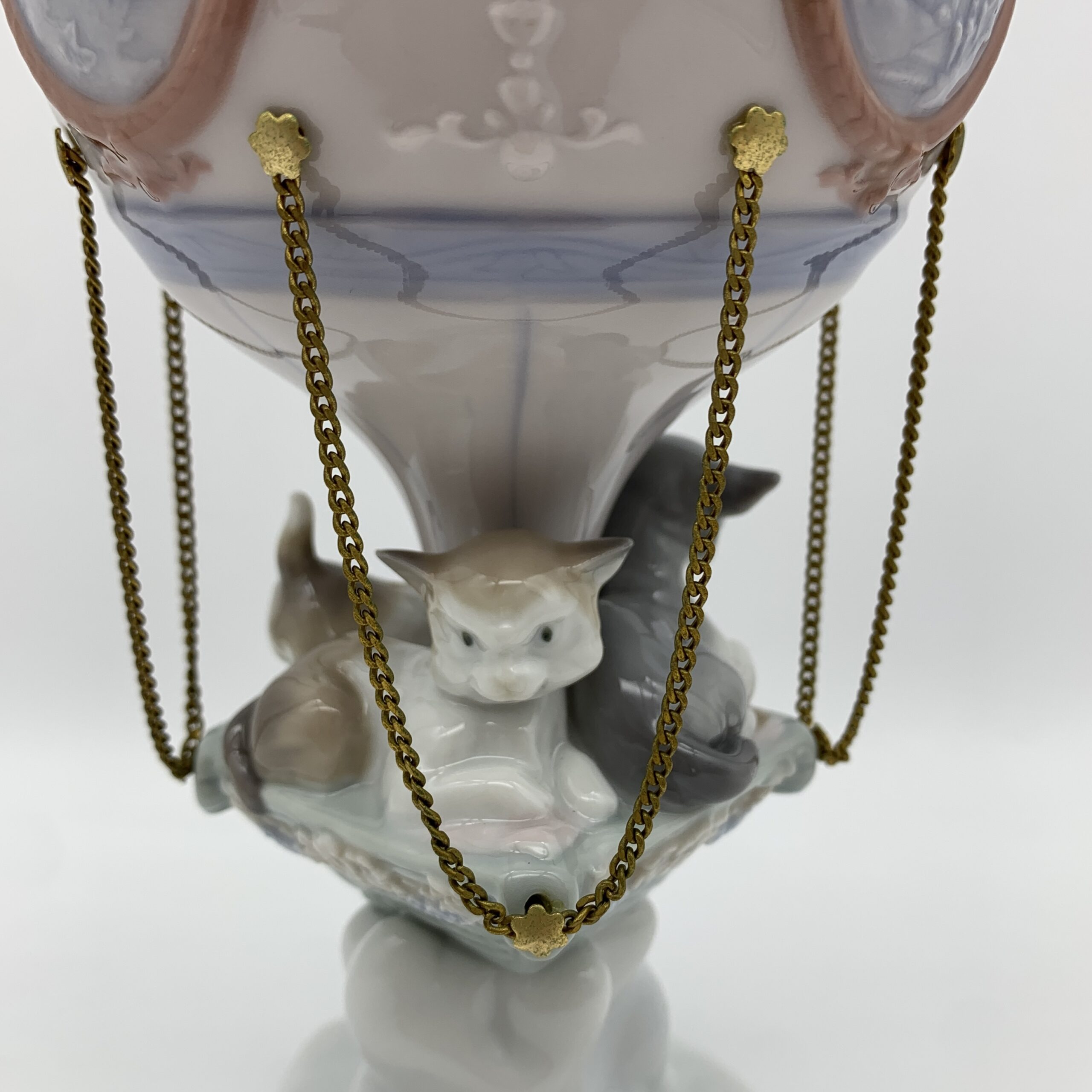 Large Attractive ‘Lladro’ Hot Air Balloon Figurine (Through the Clouds) - Image 7