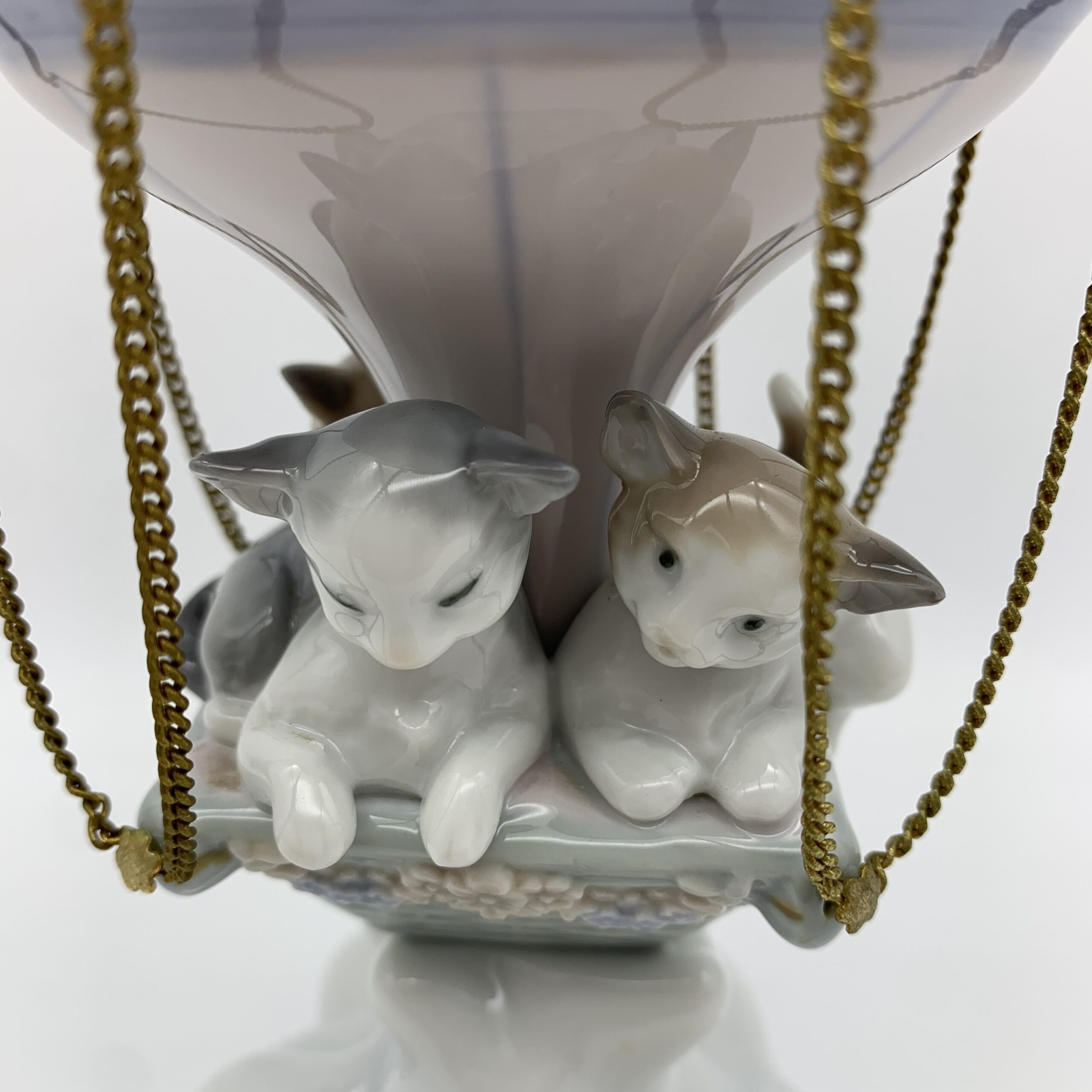 Large Attractive ‘Lladro’ Hot Air Balloon Figurine (Through the Clouds) - Image 3