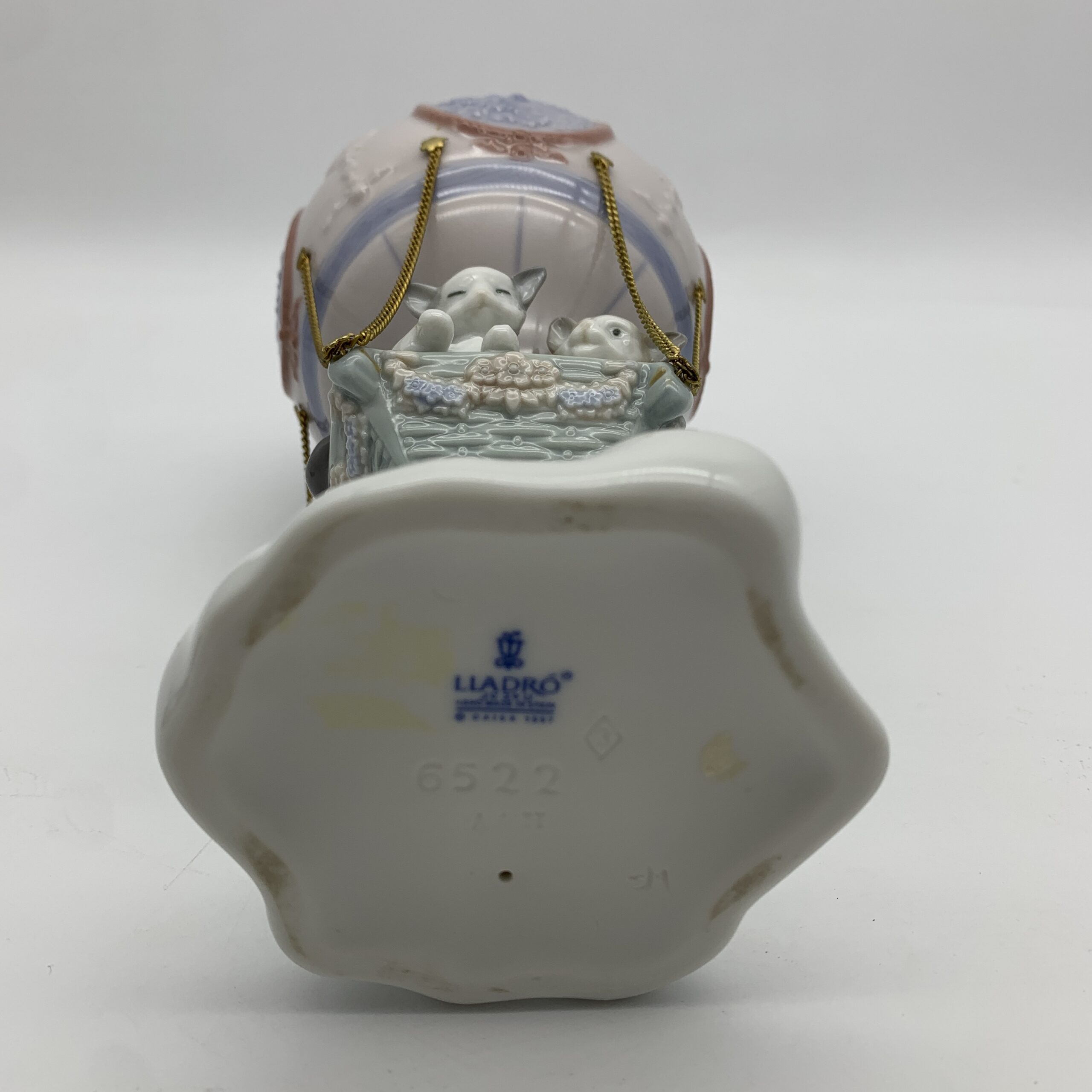 Large Attractive ‘Lladro’ Hot Air Balloon Figurine (Through the Clouds) - Image 12