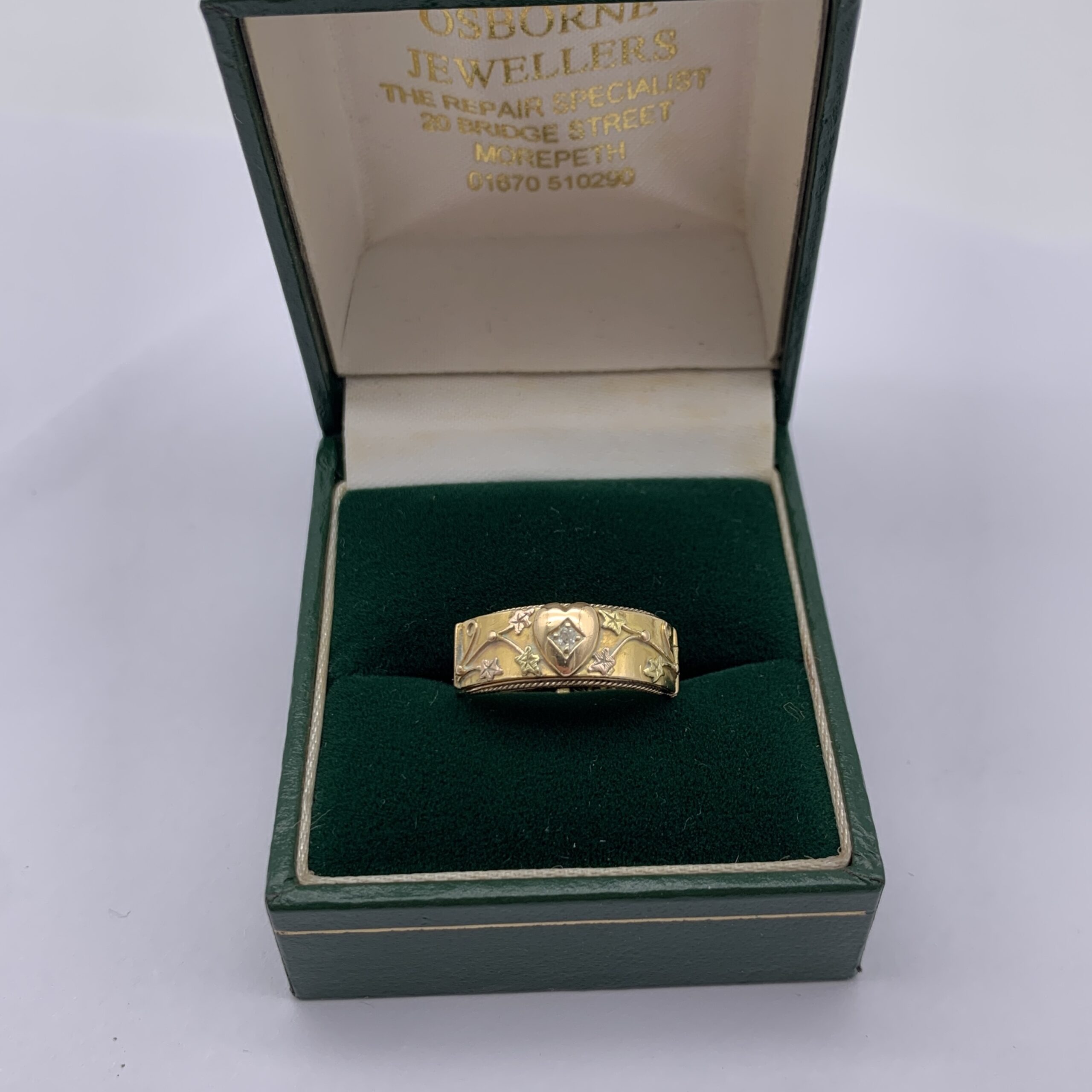 Antique 18ct Gold ‘EVERTHINE’ Diamond Sweetheart Ring (Hidden Message) - Image 5