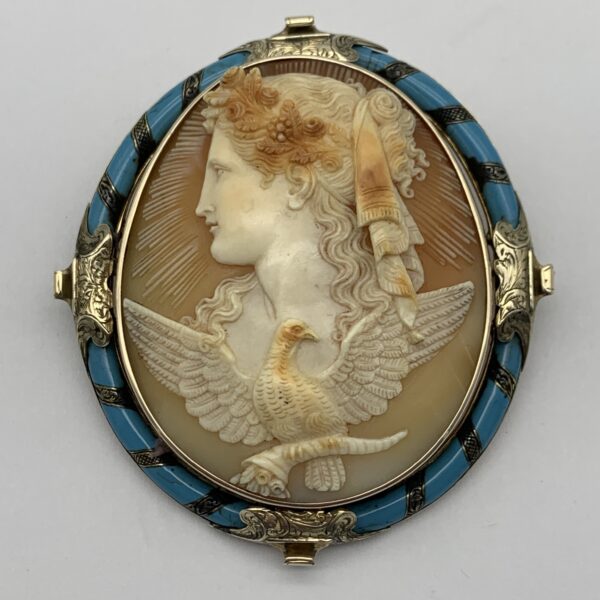 Large Victorian Gold ‘Goddess of Dawn’ Cameo Brooch