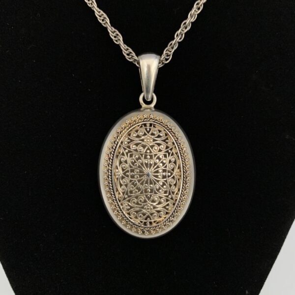 Large Attractive Vintage Silver Locket