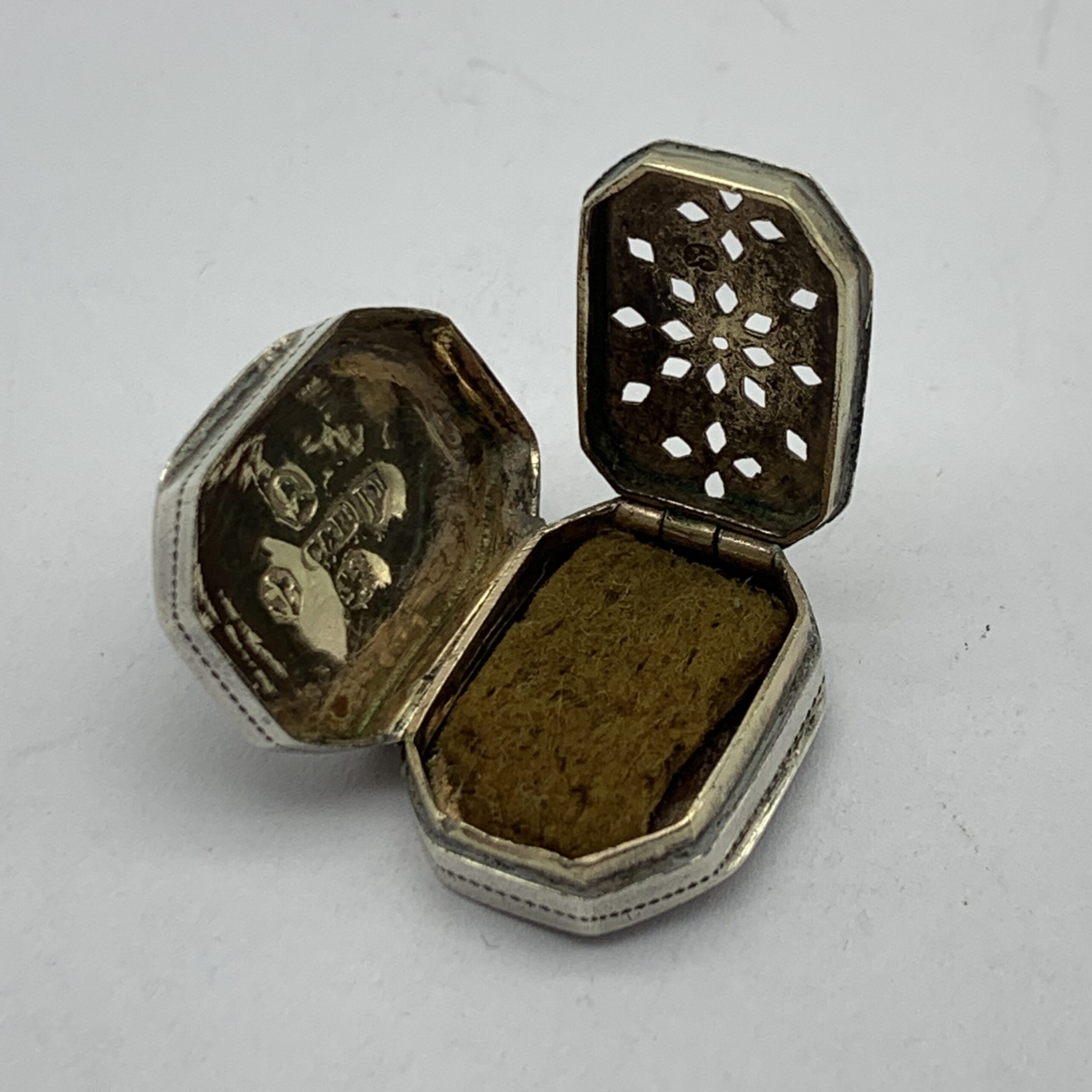 Silver ‘George III’ Vinaigrette (1787) - Image 2