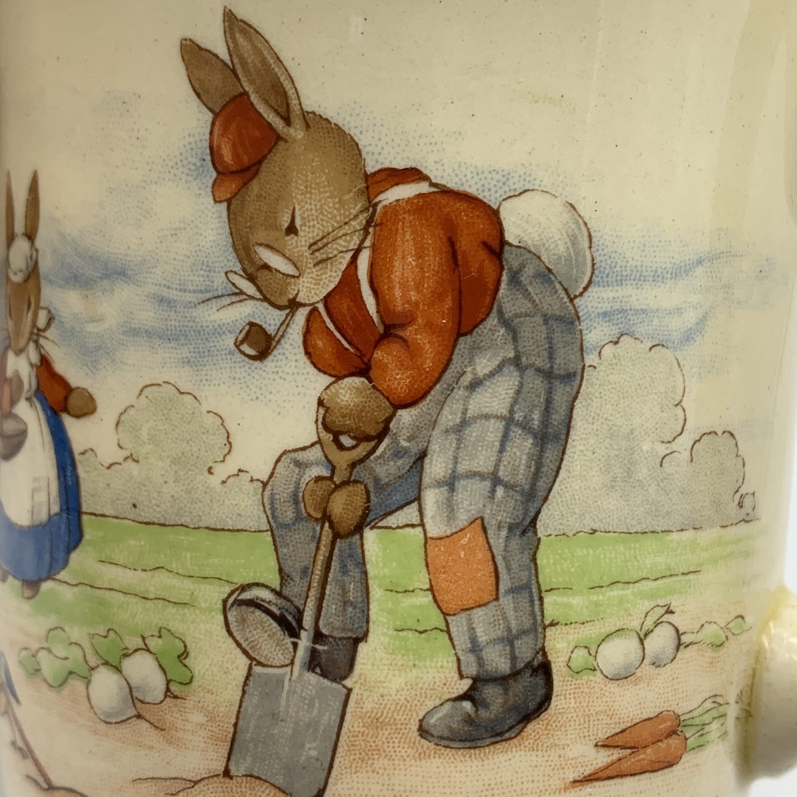 Royal Doulton ‘Gardening’ Bunnykins Mug (Signed) - Image 4