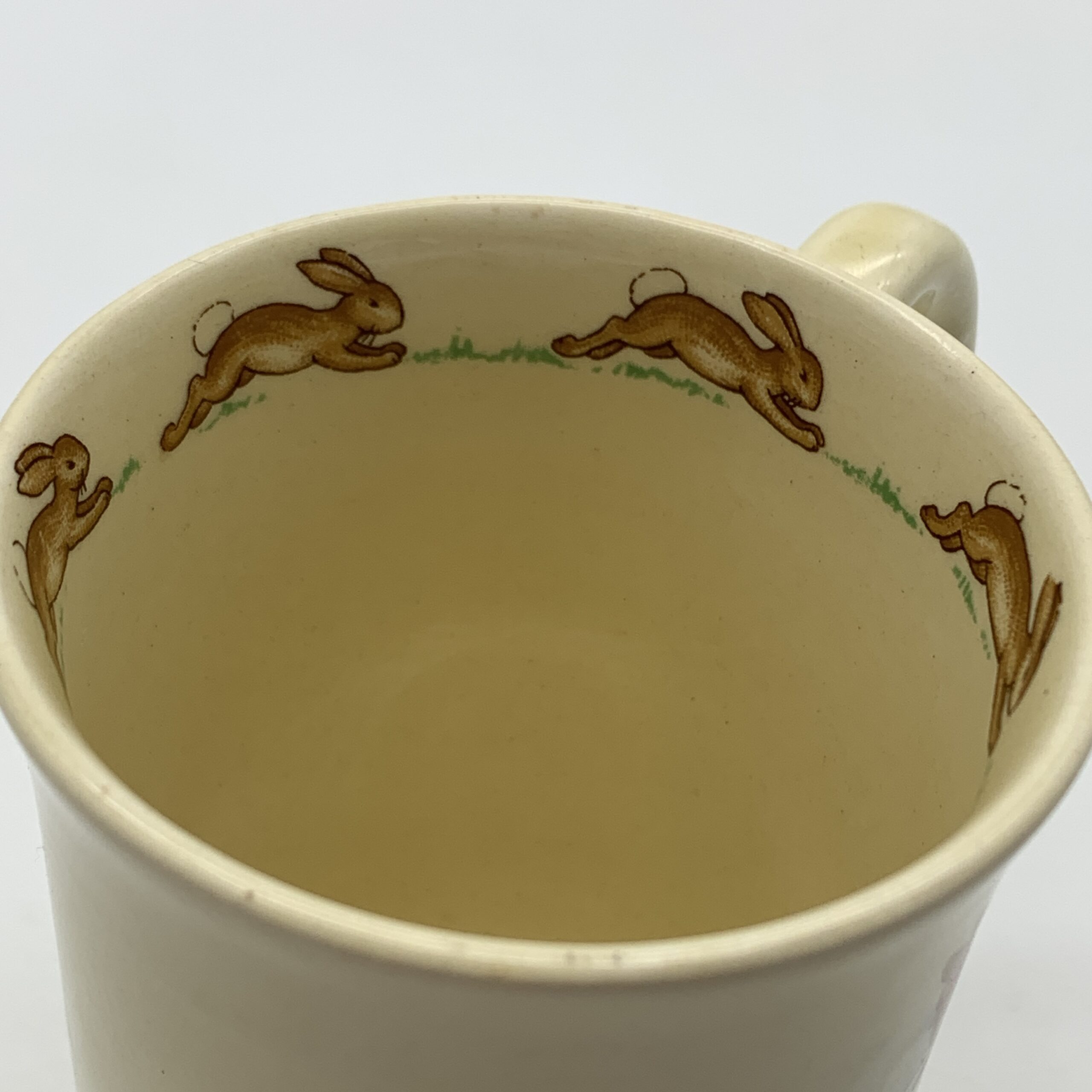 Royal Doulton ‘Gardening’ Bunnykins Mug (Signed) - Image 9