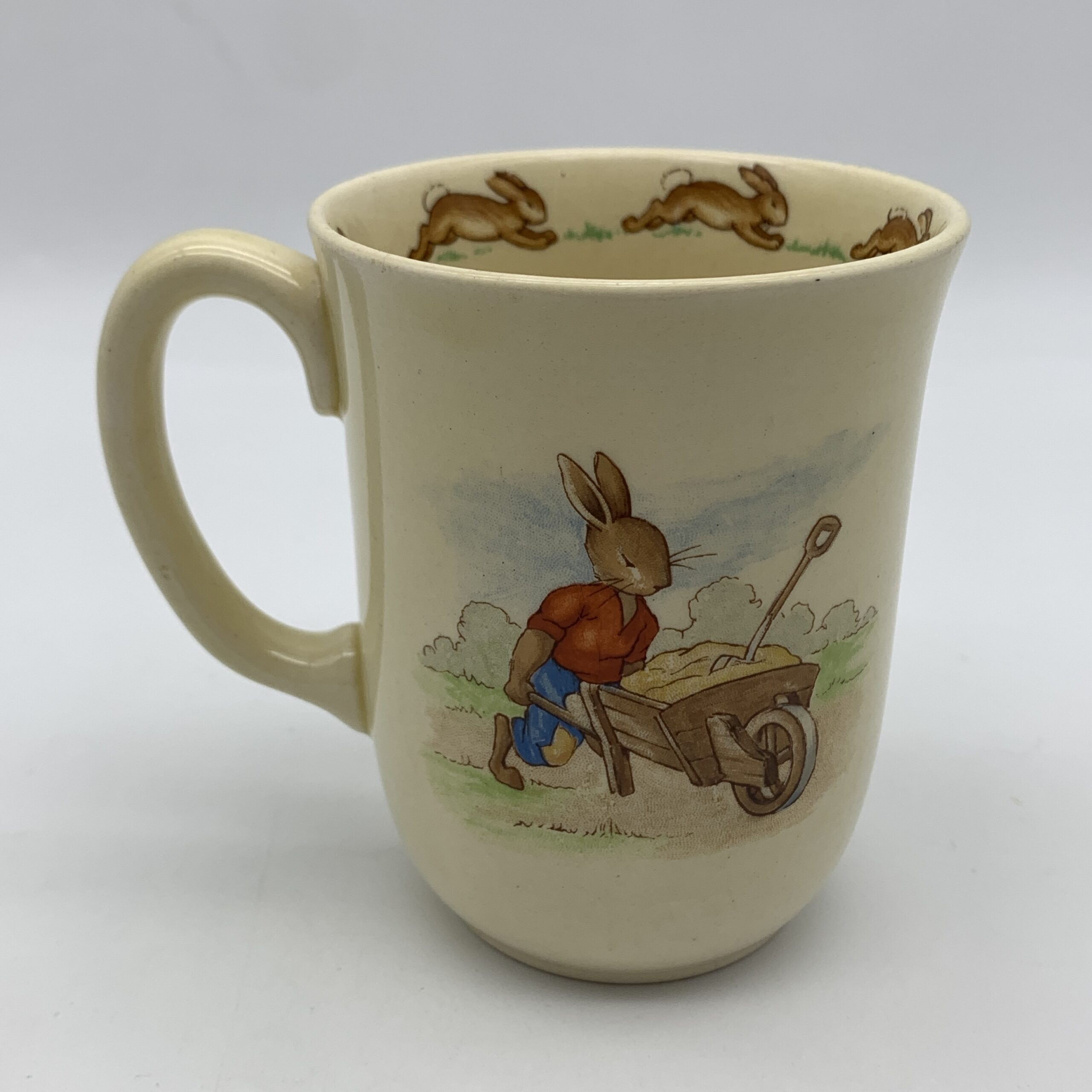 Royal Doulton ‘Gardening’ Bunnykins Mug (Signed) - Image 5