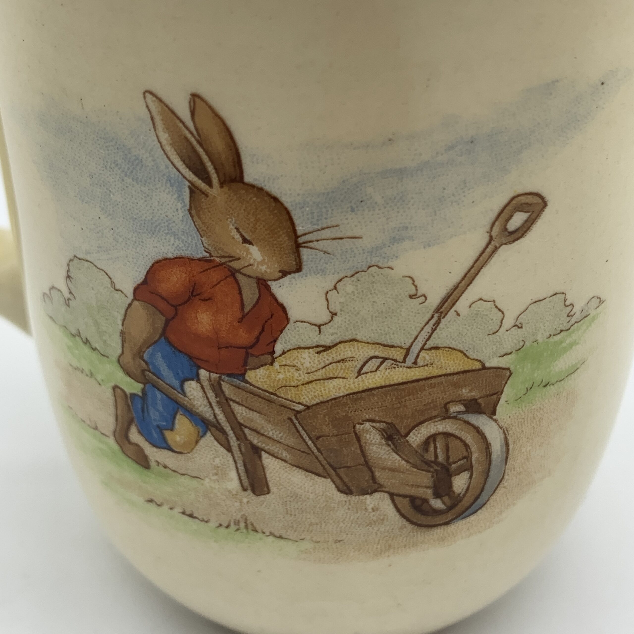Royal Doulton ‘Gardening’ Bunnykins Mug (Signed) - Image 7