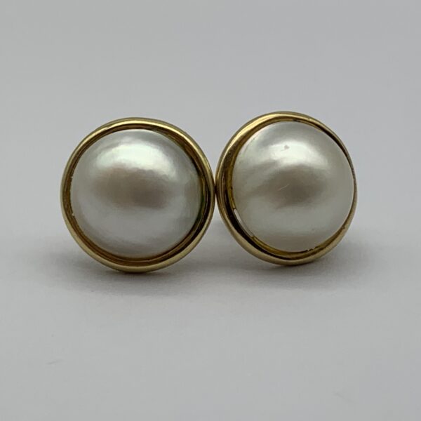 9ct Gold ‘Mabe Pearl’ Stud Earrings