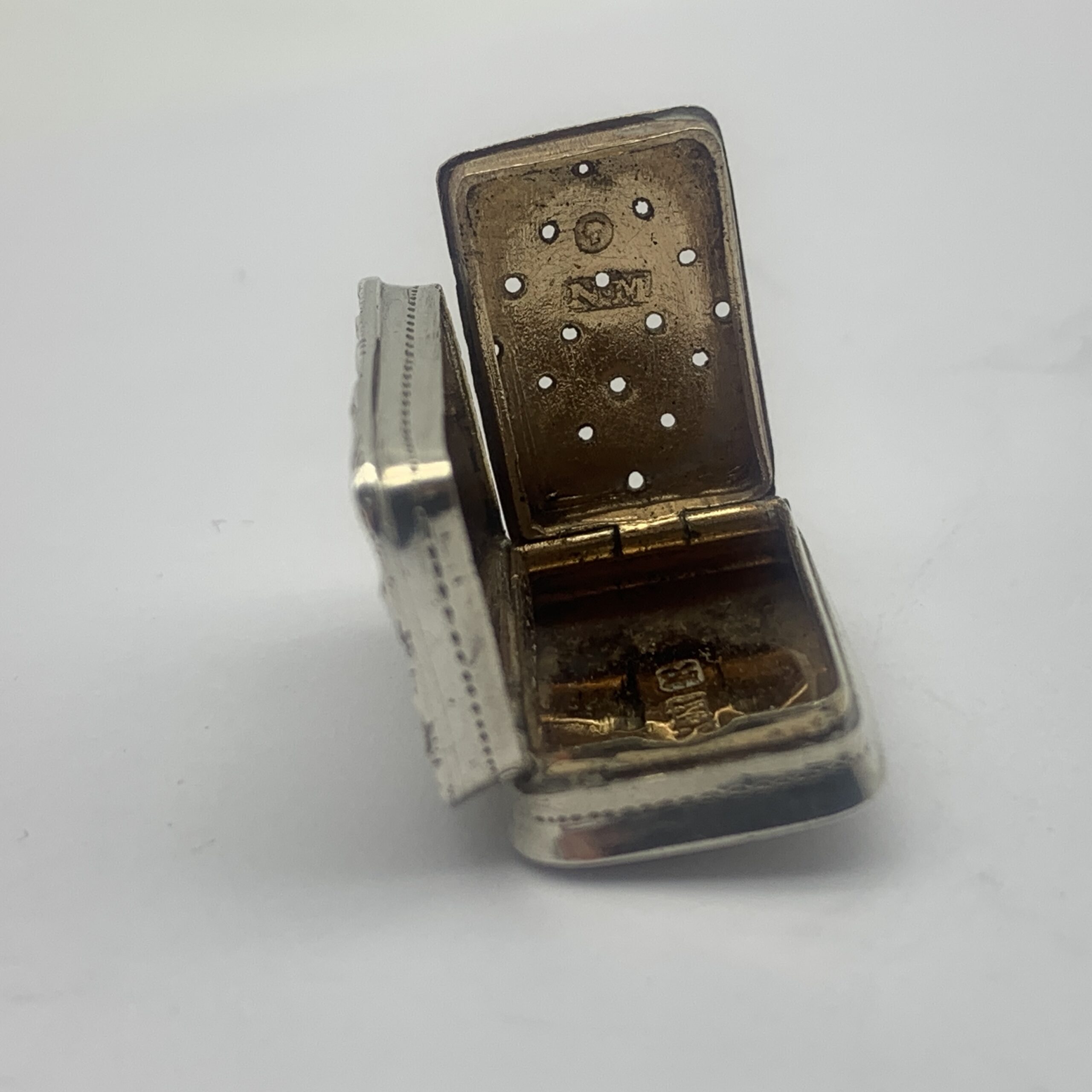 Early Victorian Silver Vinaigrette (Nathaniel Mills) - Image 3