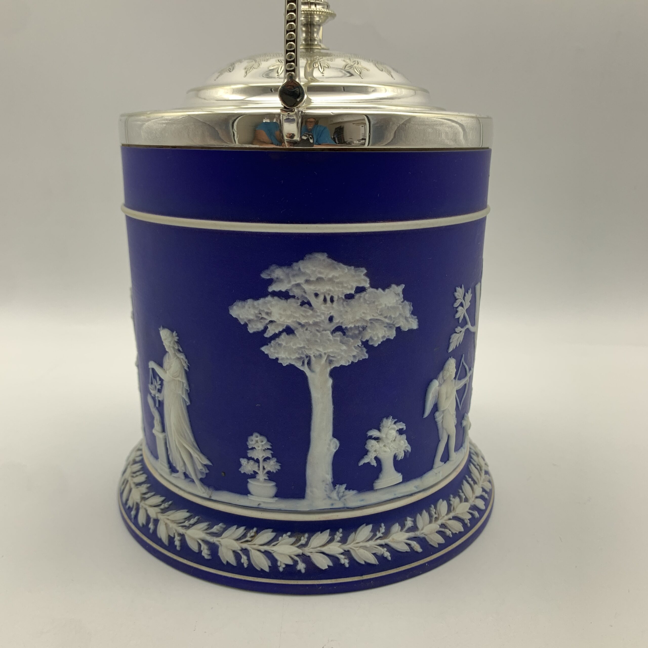 Antique Blue Wedgwood Jasperware Biscuit Barrel - Image 4