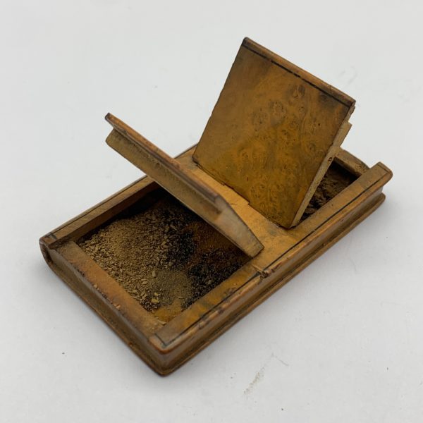 Early Victorian ‘Burr Birch’ Wood Snuff Box (C.1850)