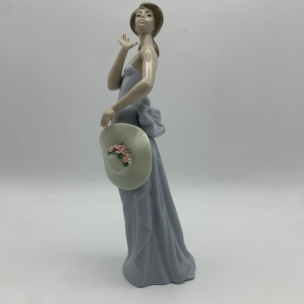 Lladro ‘Coquette’ Porcelain Figurine