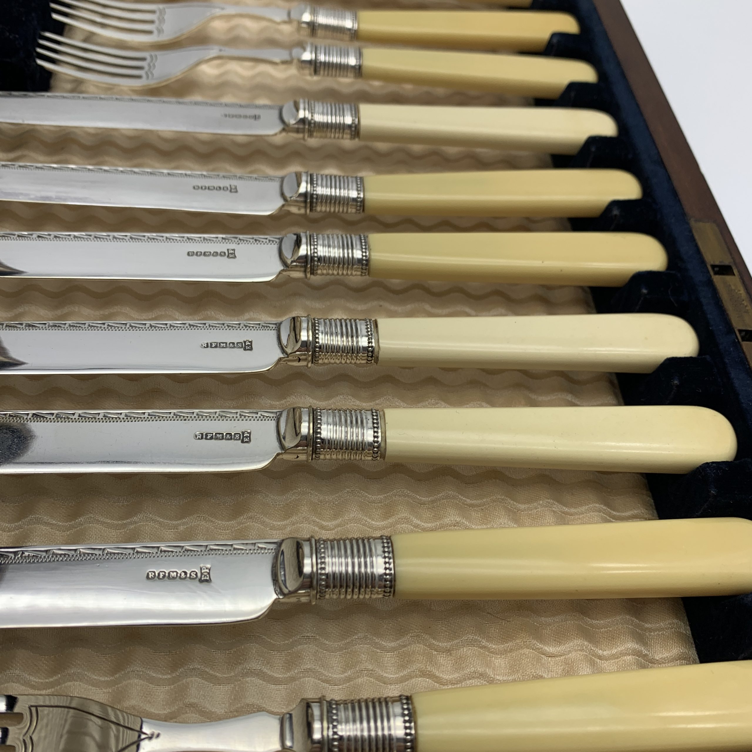 Antique Cased English Dessert/Fruit Knives & Forks Set - Image 6