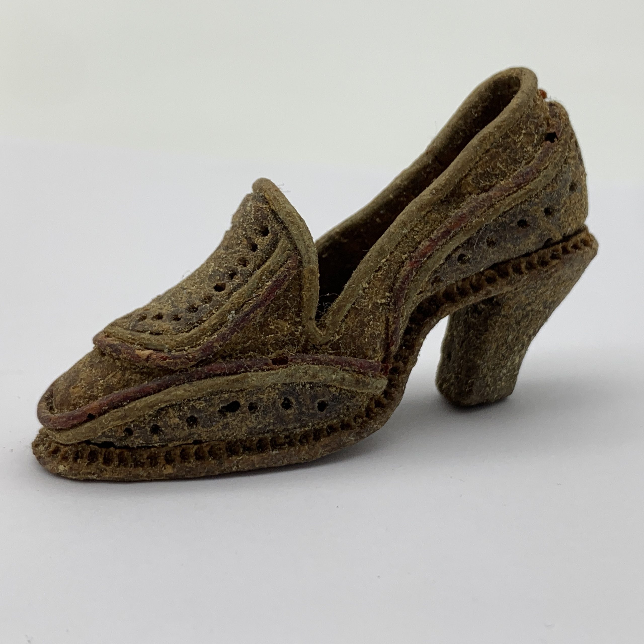 WW2 – Rare ‘P.O.W’ Miniature Bread Dough Shoes - Image 2