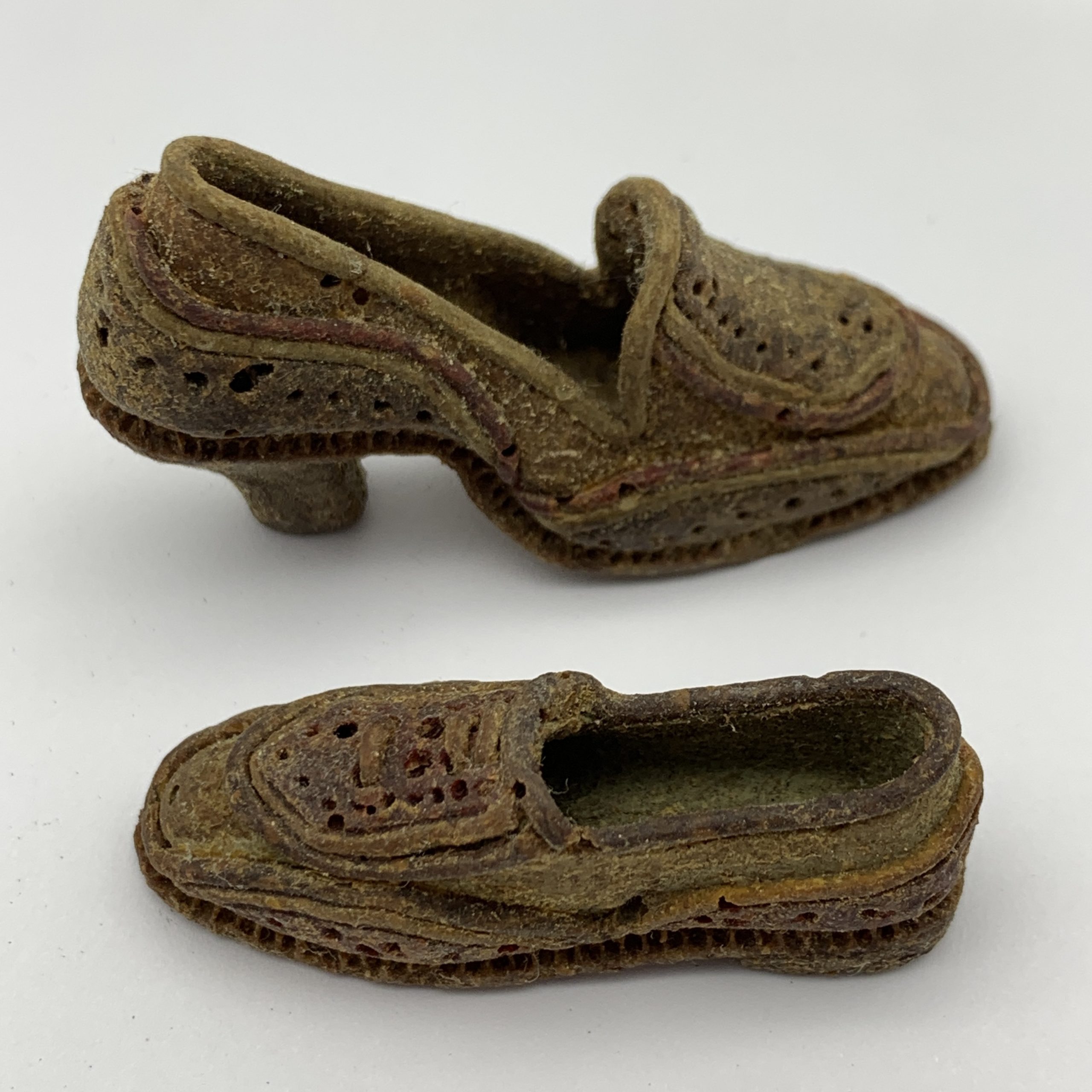 WW2 – Rare ‘P.O.W’ Miniature Bread Dough Shoes - Image 6