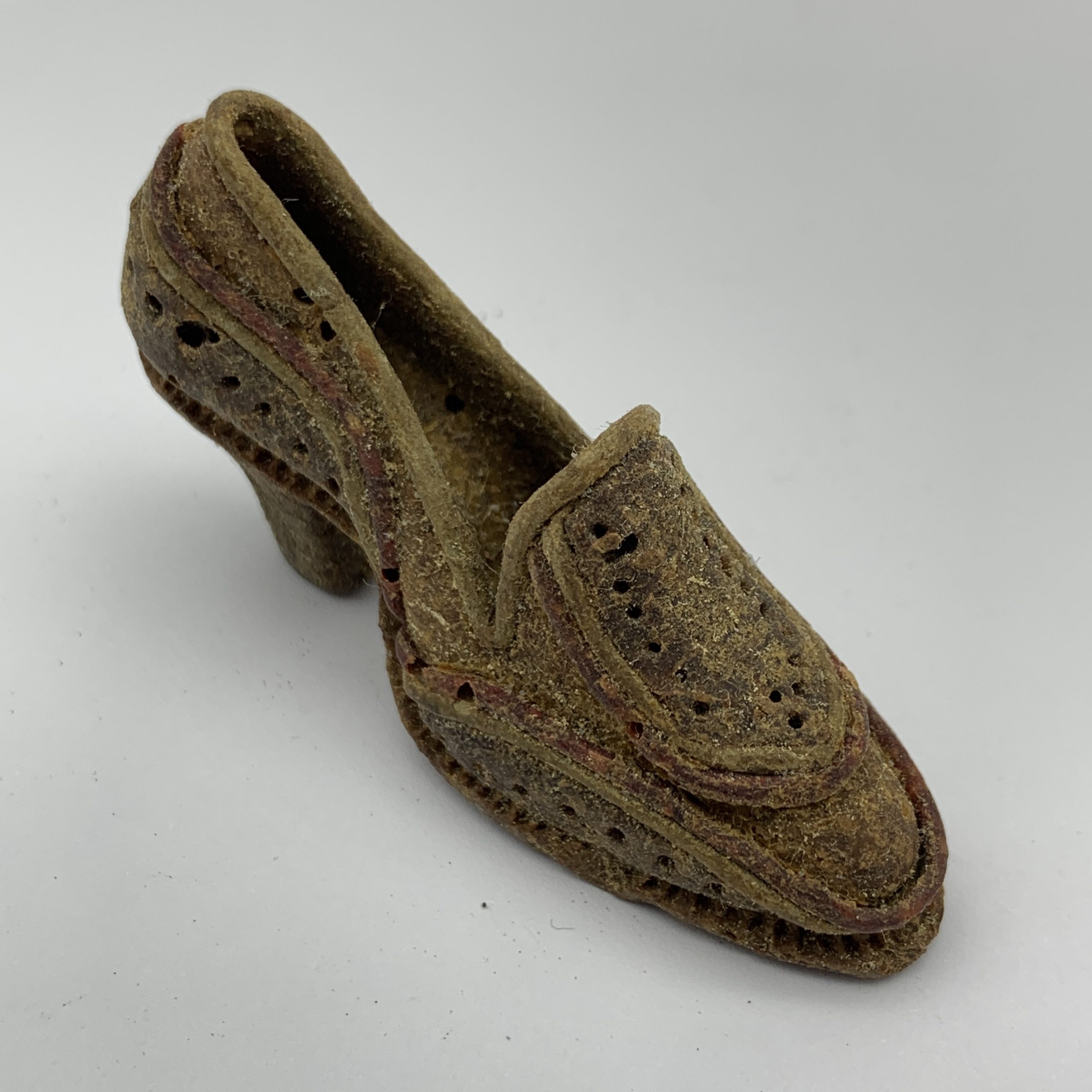 WW2 – Rare ‘P.O.W’ Miniature Bread Dough Shoes - Image 4