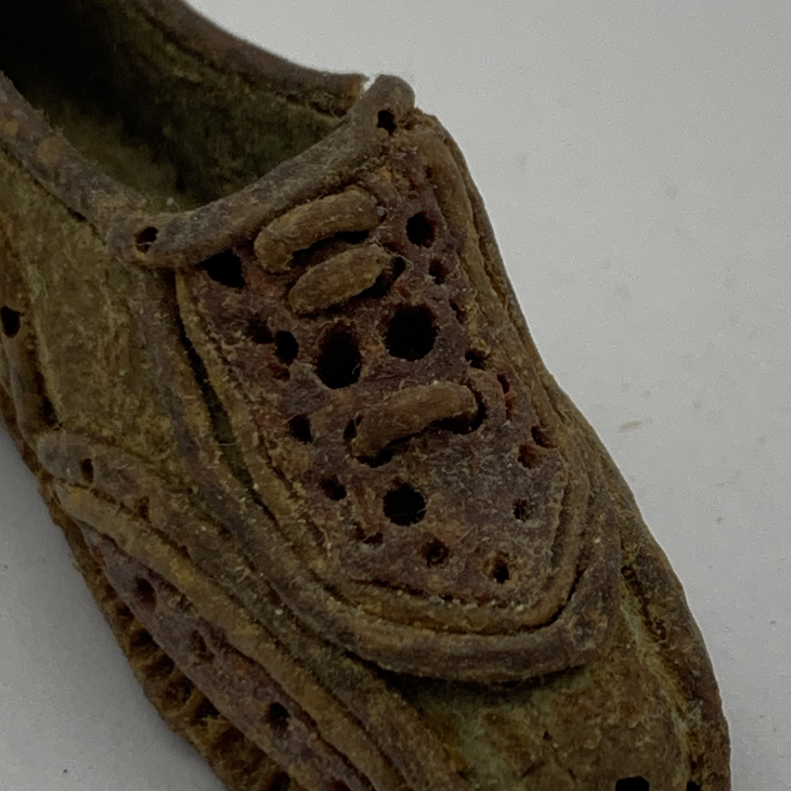 WW2 – Rare ‘P.O.W’ Miniature Bread Dough Shoes - Image 8