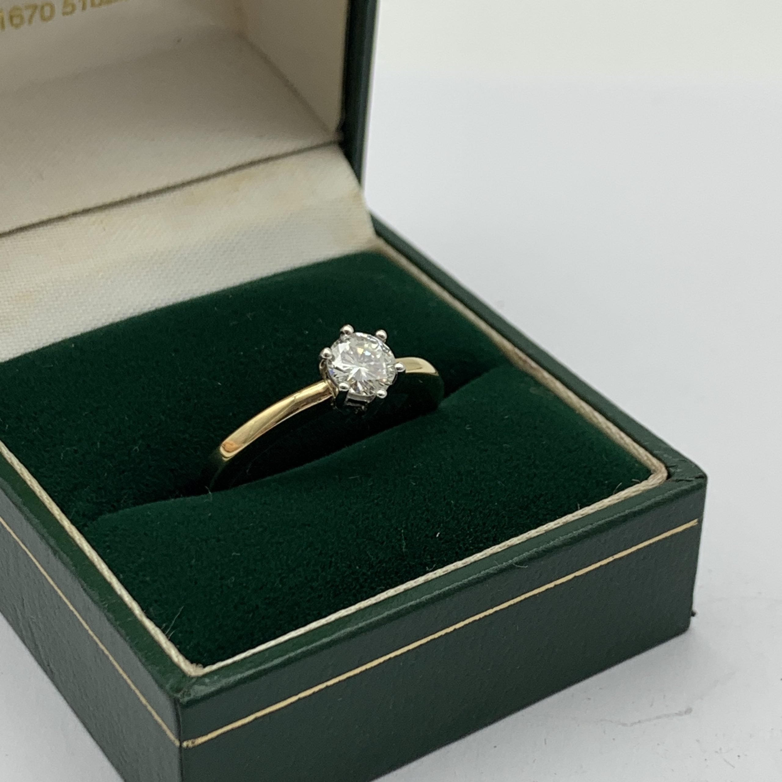 18ct Gold & Diamond Solitaire Ring