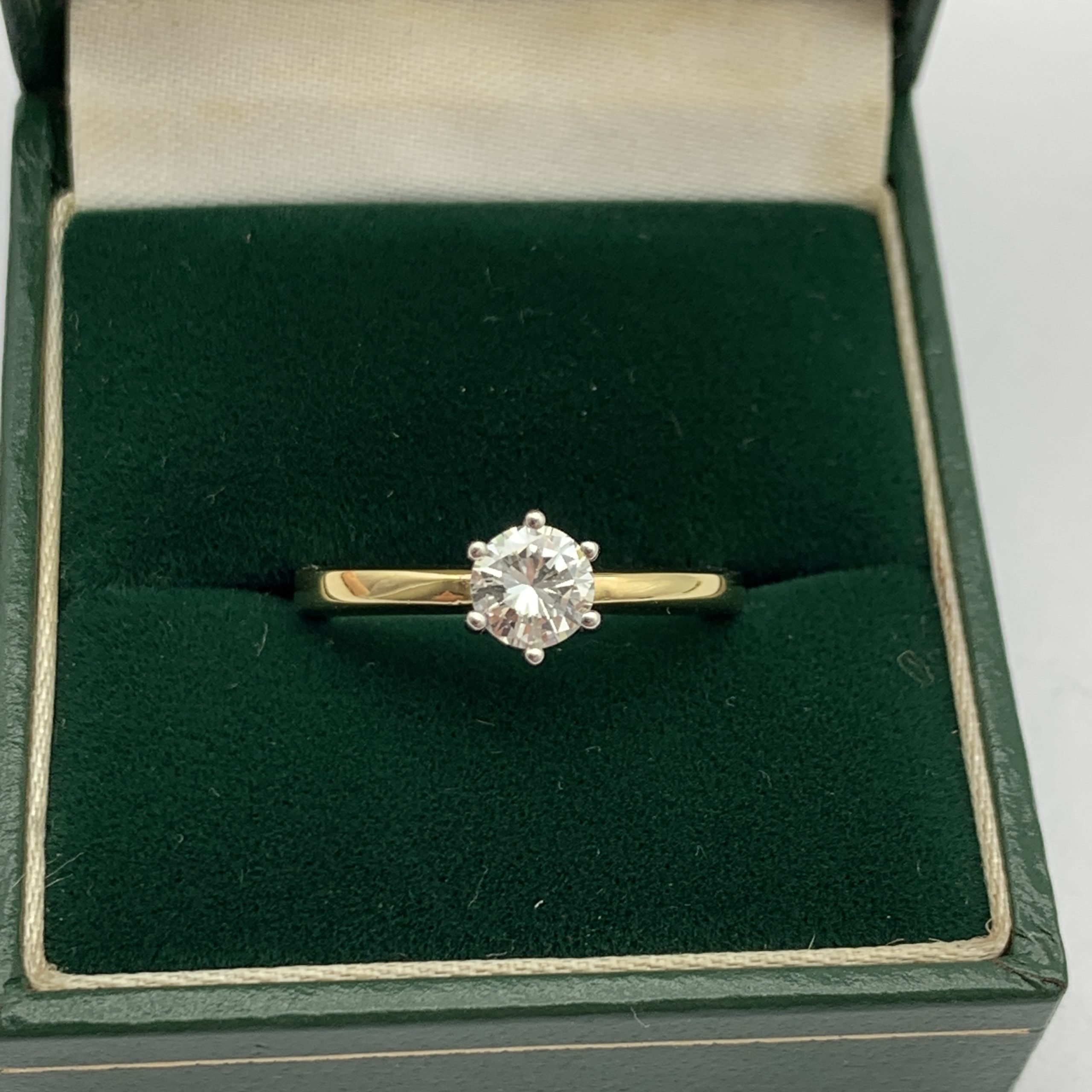 18ct Gold & Diamond Solitaire Ring - Image 2